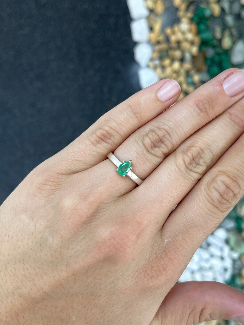 0.80ct Solitaire Emerald Pear Cut 925 Sterling Silver Ring with 5-Prong Setting - Elegant Engagement, Wedding, Anniversary Gift for Her