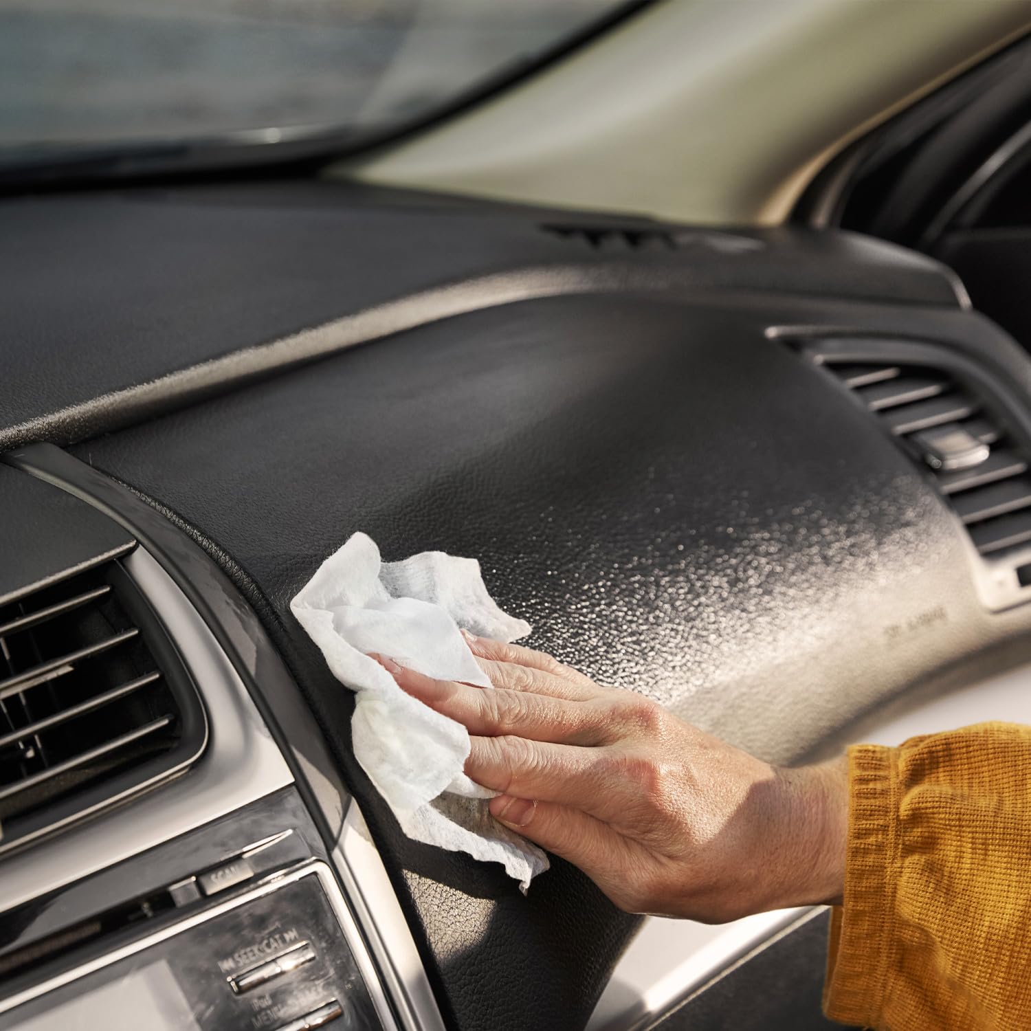 Armor All Disinfectant Wipes for Cars - 100 Count (2 Packs of 50) | Antibacterial Cleaning Wipes for Car Interior, Dashboard & Steering Wheel | Kills Germs & Bacteria | Safe for Leather & Vinyl Surfaces | Perfect for Road Trips & Daily Commute