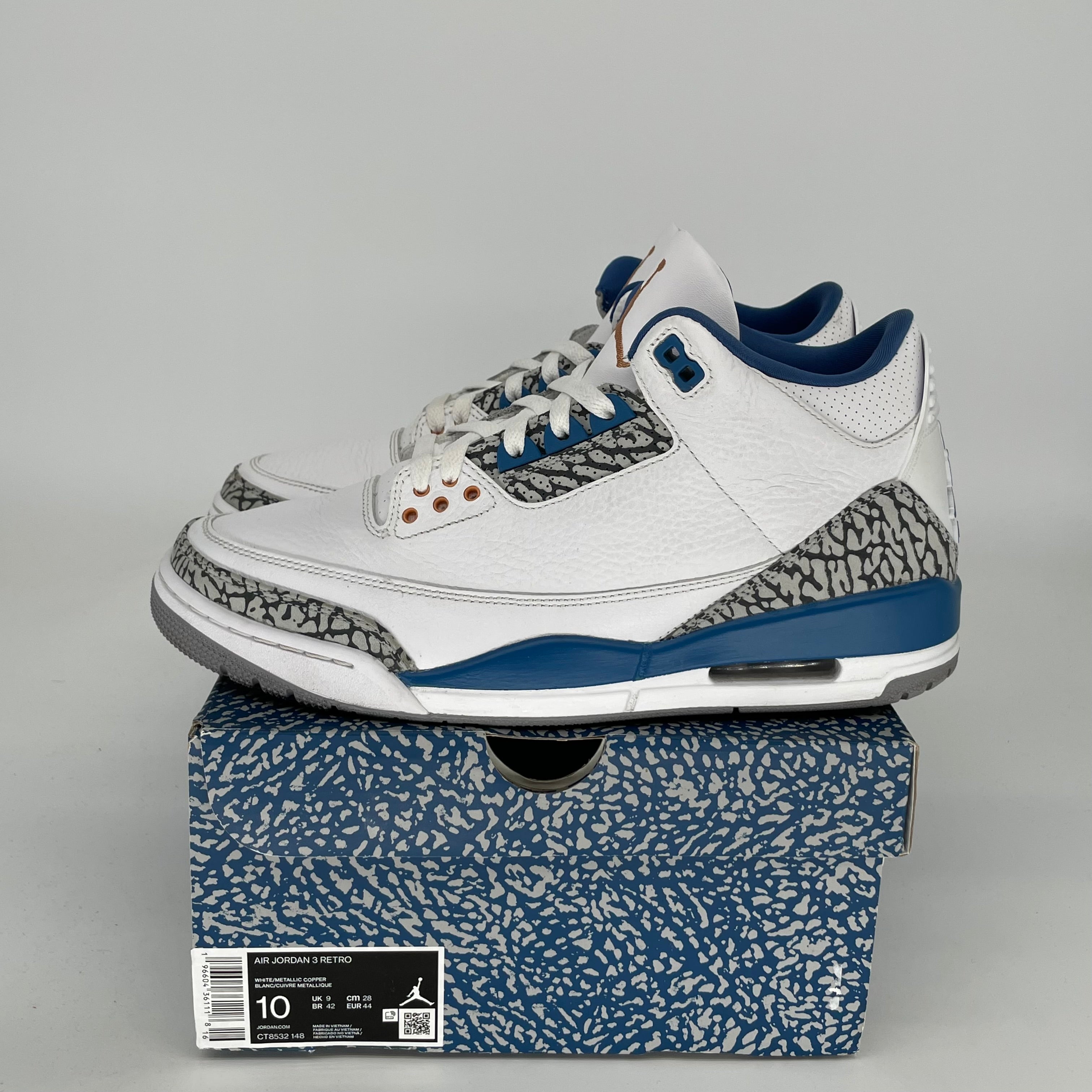 Original Air Jordan 3 Retro 'Wizards' Basketball Shoes - Size 10 (CT8532-148) for Men - Perfect for Streetwear, Sneaker Collecting & Casual Sports Fashion