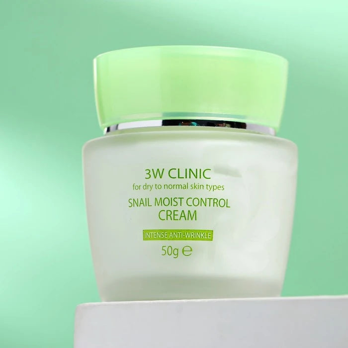 3W CLINIC Snail Moisture Control Cream 50g - Hydrating & Anti-Aging Face Moisturizer for Dry Skin - Perfect for Daily Skincare Routine & Night Care
