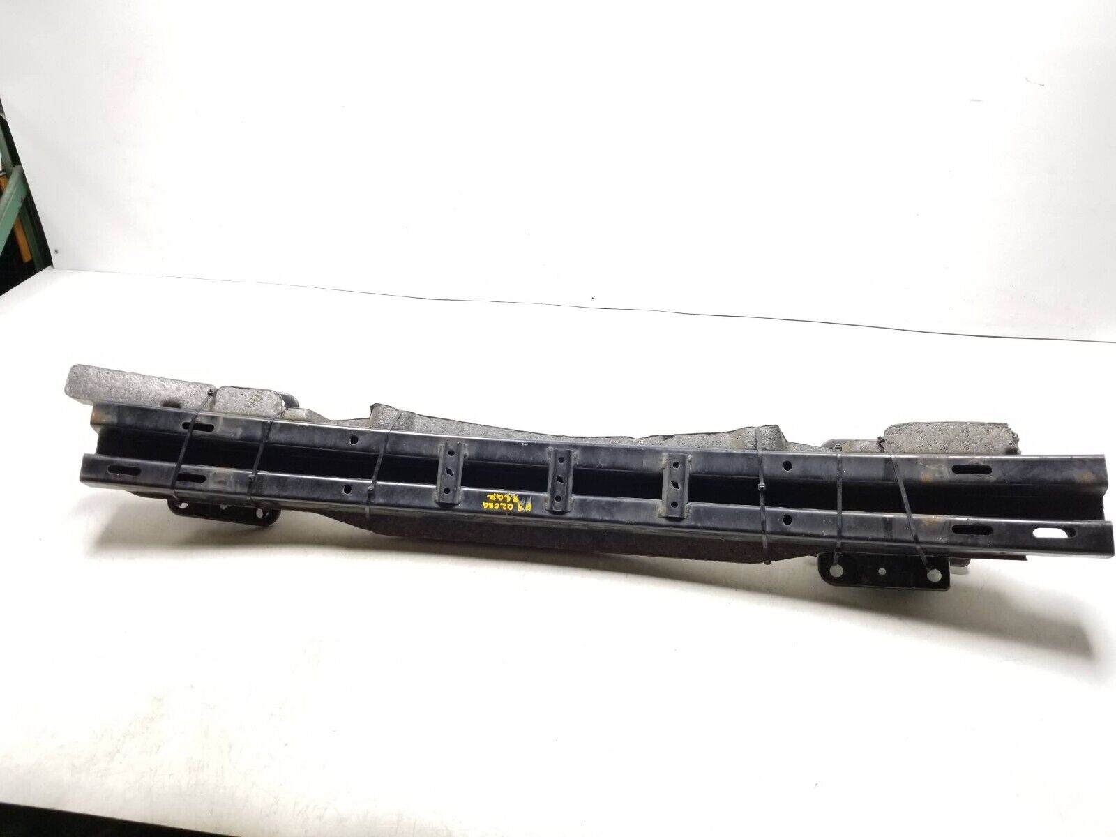 2006-2010 Hyundai Azera Rear Bumper Reinforcement Absorber Bar - OEM Replacement Part for Crash Protection & Safety | Perfect for Accident Repairs & Vehicle Maintenance