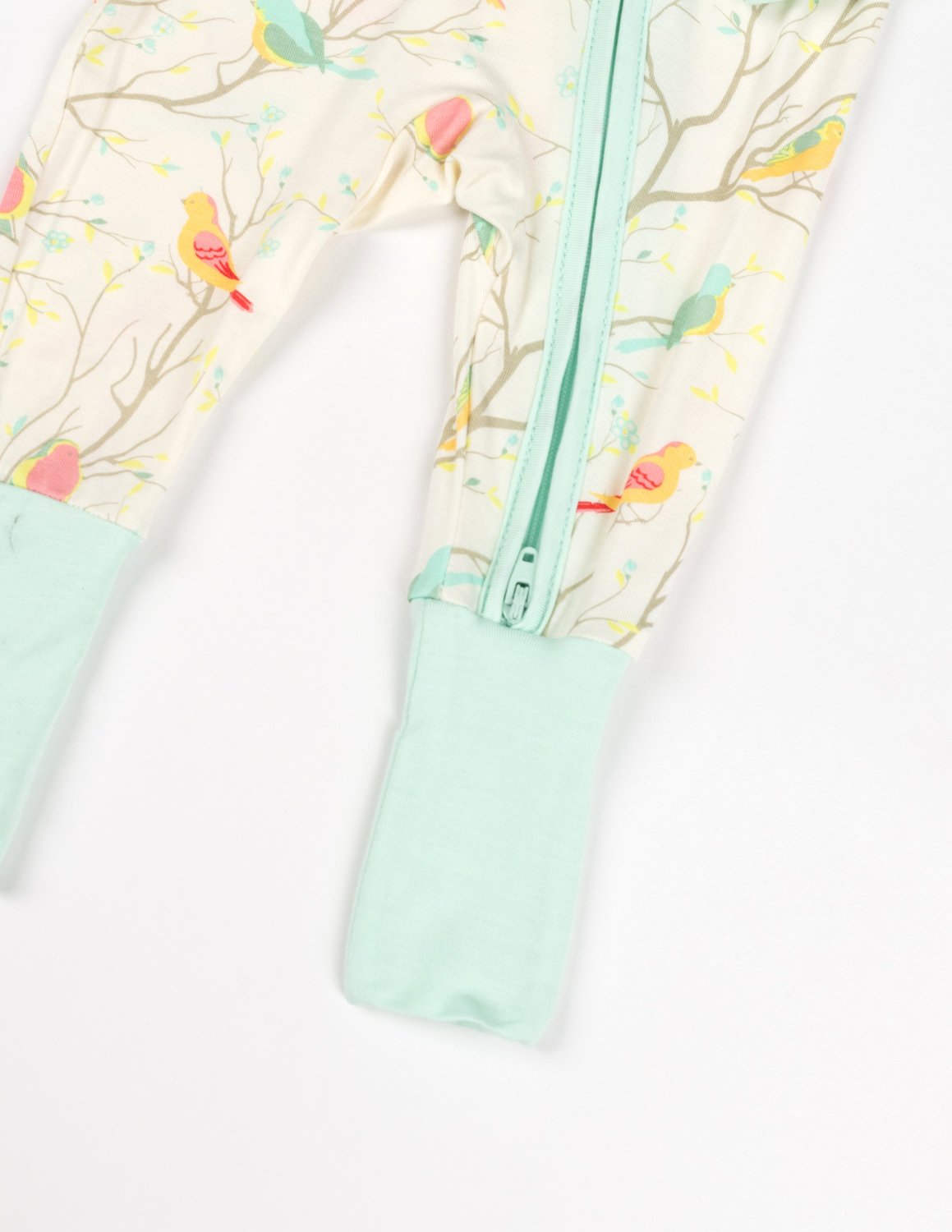 Soft & Breathable Baby's Footed Bamboo Pajamas - Organic Cotton Sleepwear for Infants & Toddlers - Perfect for Cozy Nights & Playtime