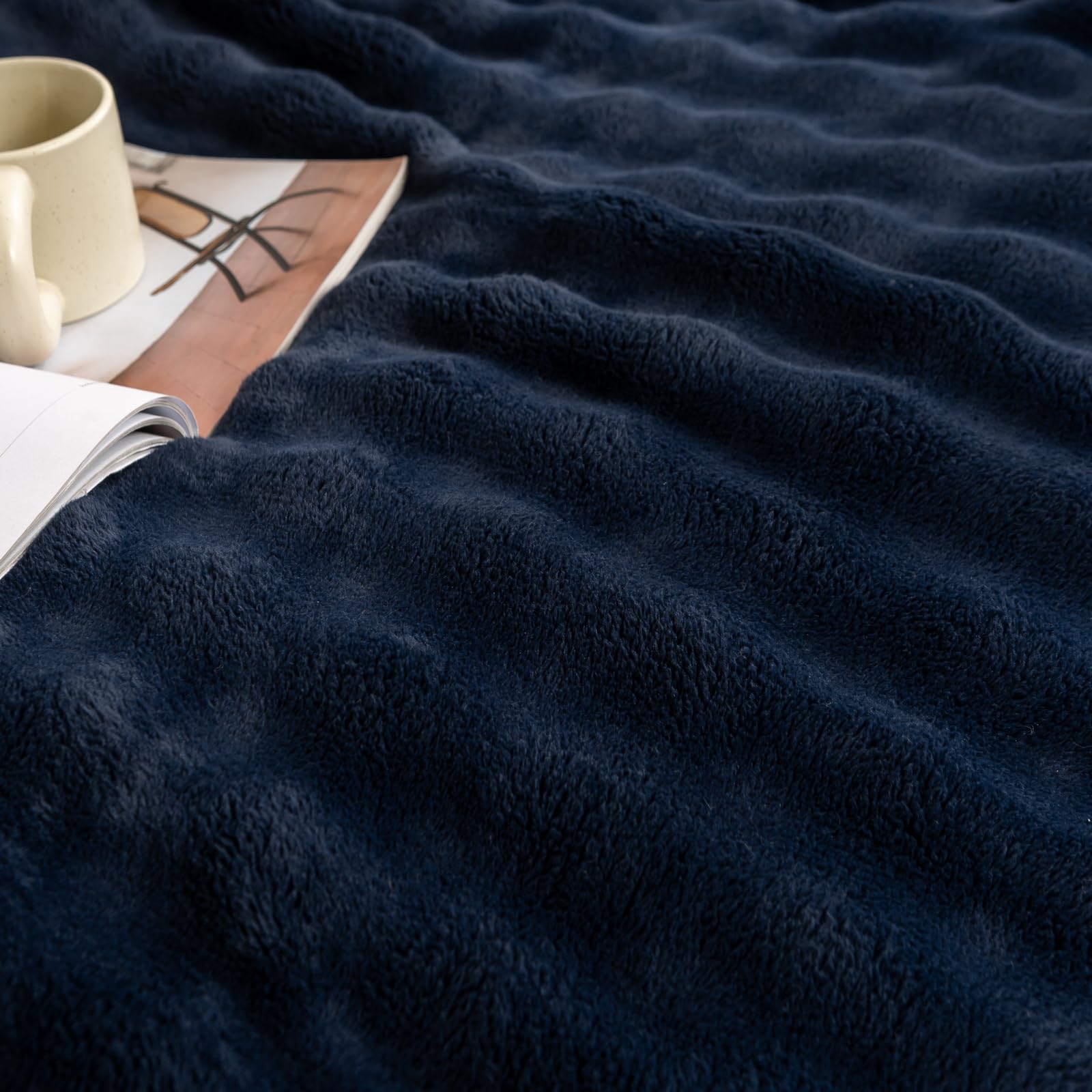 YUSOKI 3D Bubble Faux Fur Twin Blanket - Ultra Soft Cozy Fuzzy Thick Throw Blanket for Couch, Sofa, Bed - 60x80 Inches Navy Blue - Perfect for Home Decor, Gifts & Winter Warmth