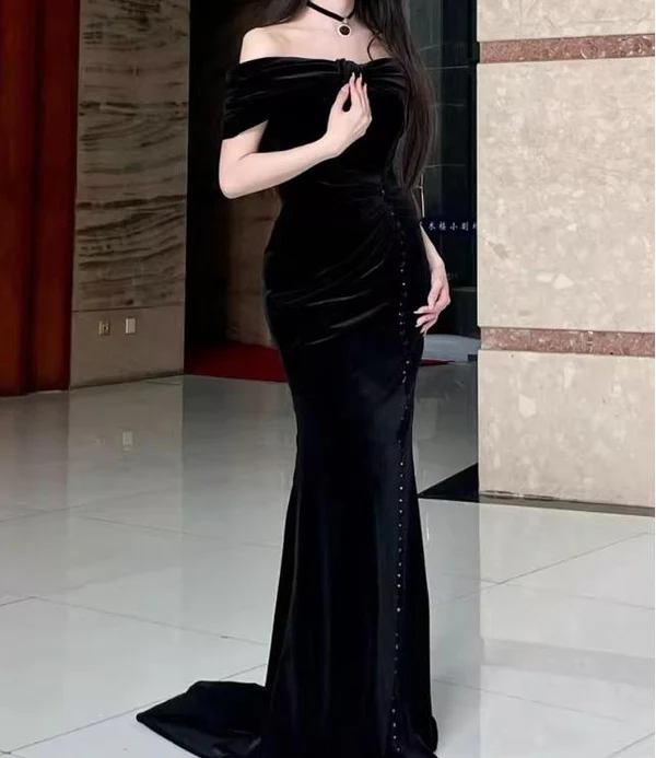 Elegant Black Mermaid Off-the-Shoulder Velvet Long Prom Dress J6759 - Perfect for Homecoming, Evening Gala & Formal Events