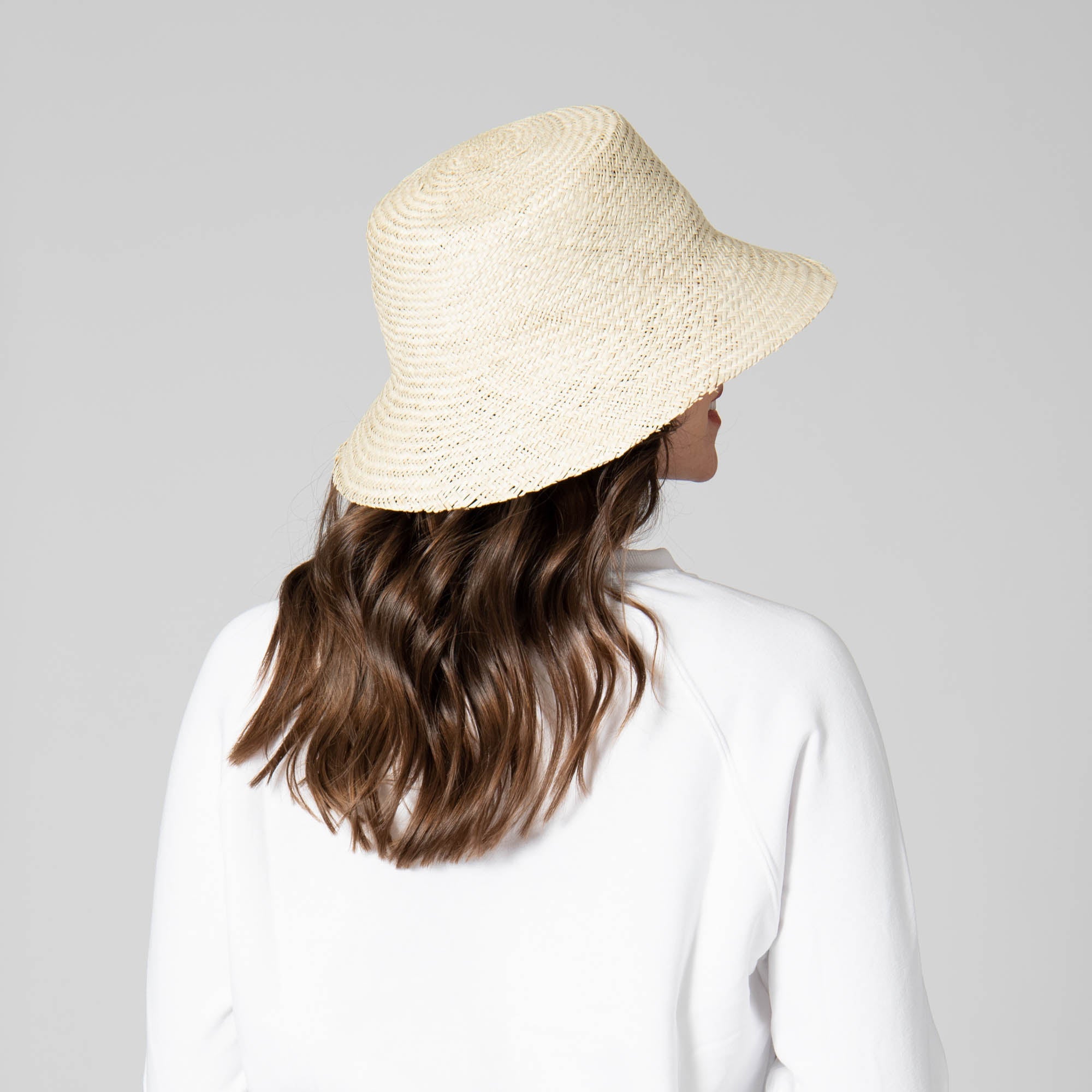 Eco-Friendly Naturalist Palm Straw Bucket with Raw Edge - Perfect for Beach, Picnic & Boho Home Decor