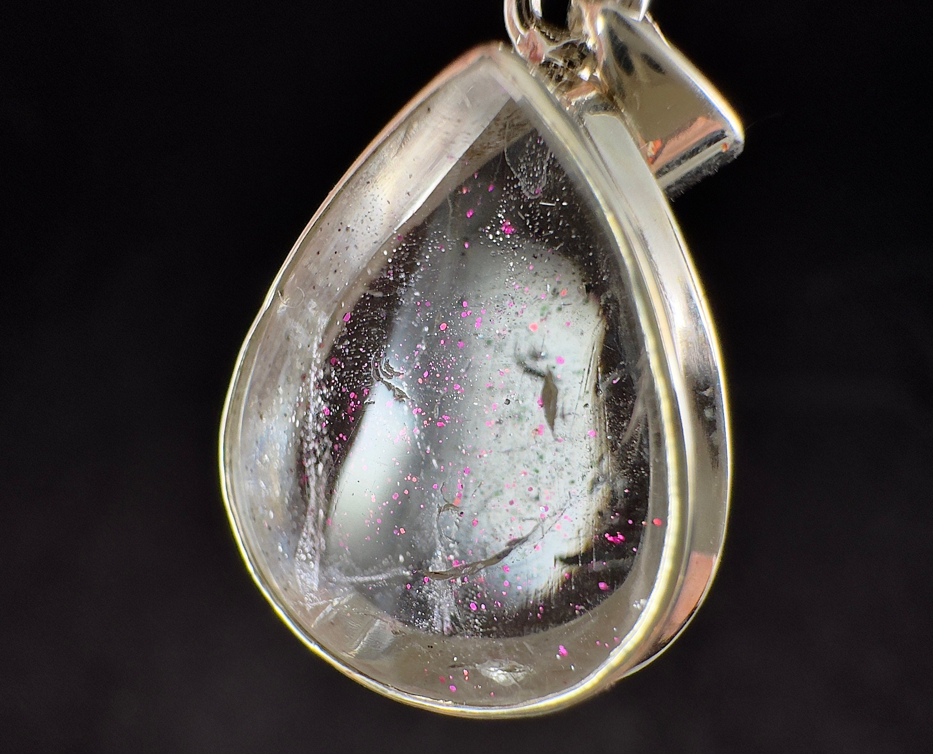 COVELLITE Pink Fire Quartz Crystal Pendant Necklace - Natural Healing Stone Jewelry for Women, Spiritual Energy & Chakra Balancing - Perfect for Meditation, Yoga & Gift Giving