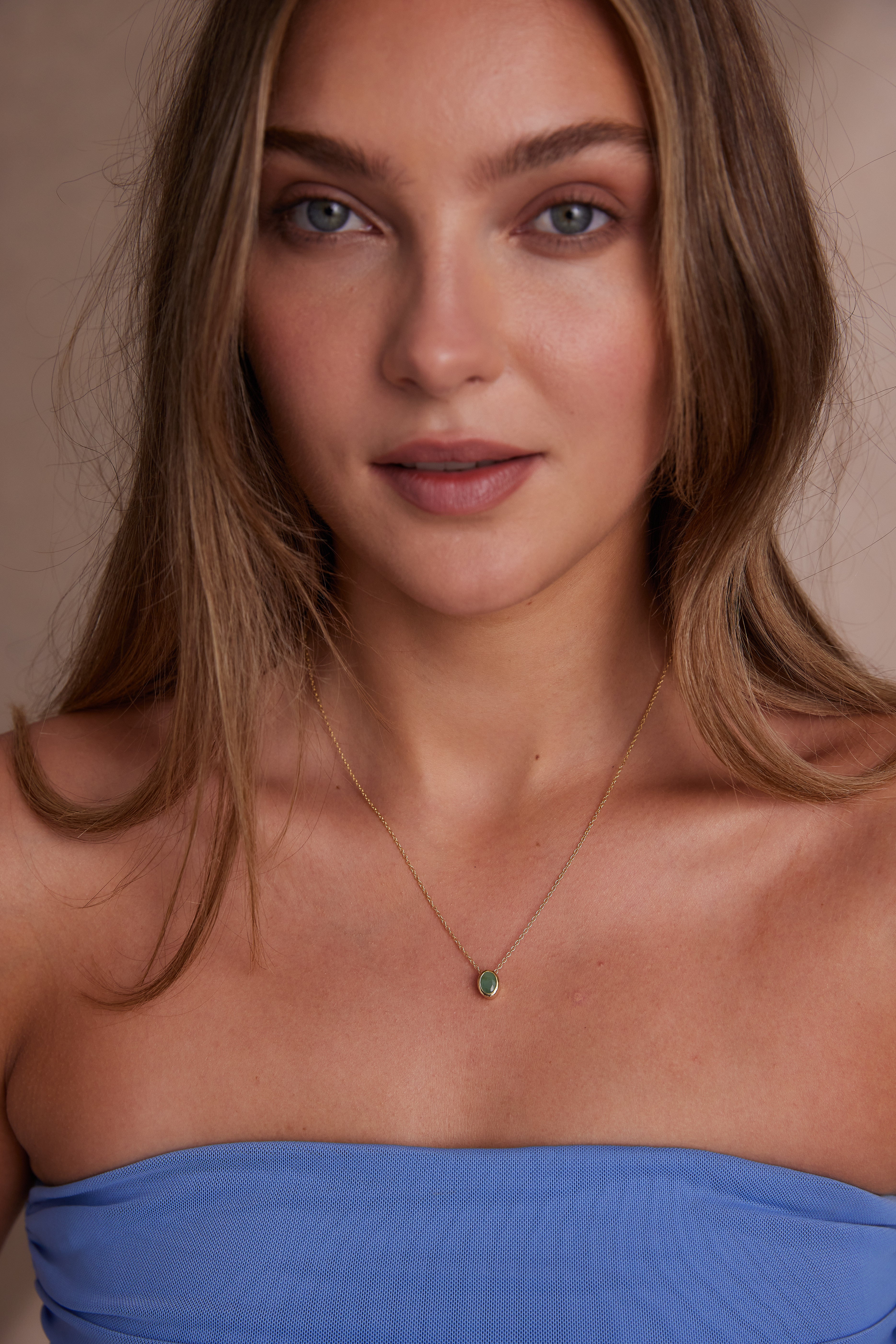 May Emerald Gold Birthstone Oval Charm Pendant - Elegant Jewelry Gift for Mother's Day, Birthday & Anniversary - Perfect for Necklaces & Bracelets
