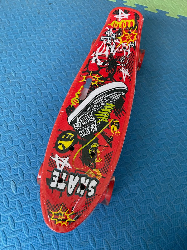 Vintage Style Cruiser Skateboard with Unique Graphic Design - Perfect for Commuting, Campus Riding & Urban Cruising