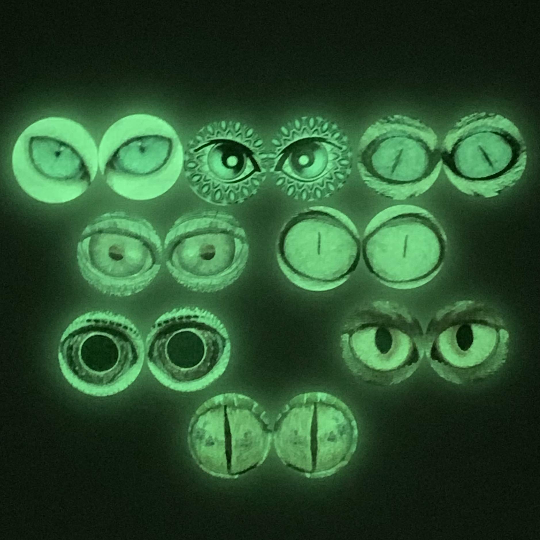 10 Pairs 20mm Glow in the Dark Glass Animal Eyes - Round Dome Glass Cabochons Flatback for DIY Crafts, Polymer Clay, Resin Jewelry & Scrapbooking - Perfect for Doll Making, Halloween Decorations & Nighttime Projects