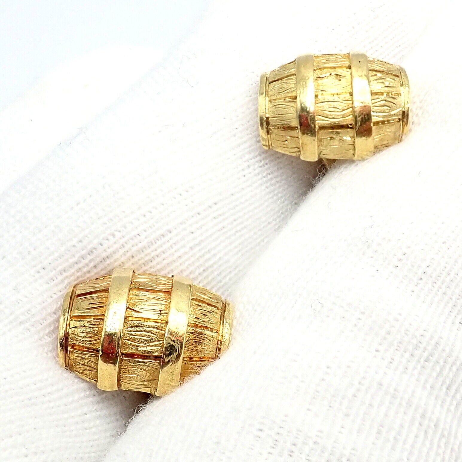 Vintage Cartier 18k Yellow Gold Barrel Cufflinks - Authentic 1970s Luxury Men's Jewelry for Formal Wear & Special Occasions