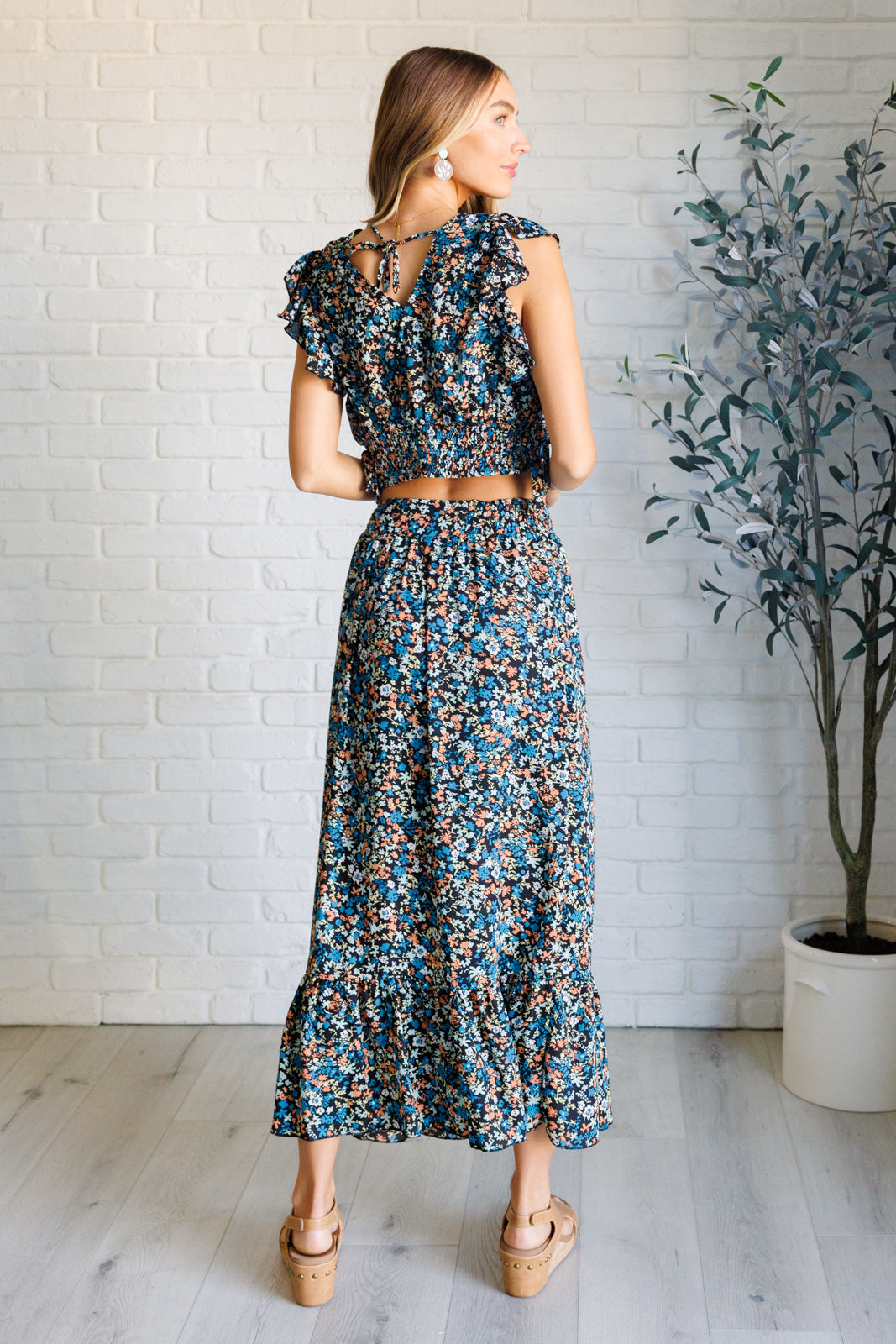 Flutter of Florals V Neck Crop and Skirt Set - Women's Floral Print Two Piece Outfit for Spring Summer | Perfect for Beach Vacations, Date Nights & Outdoor Parties