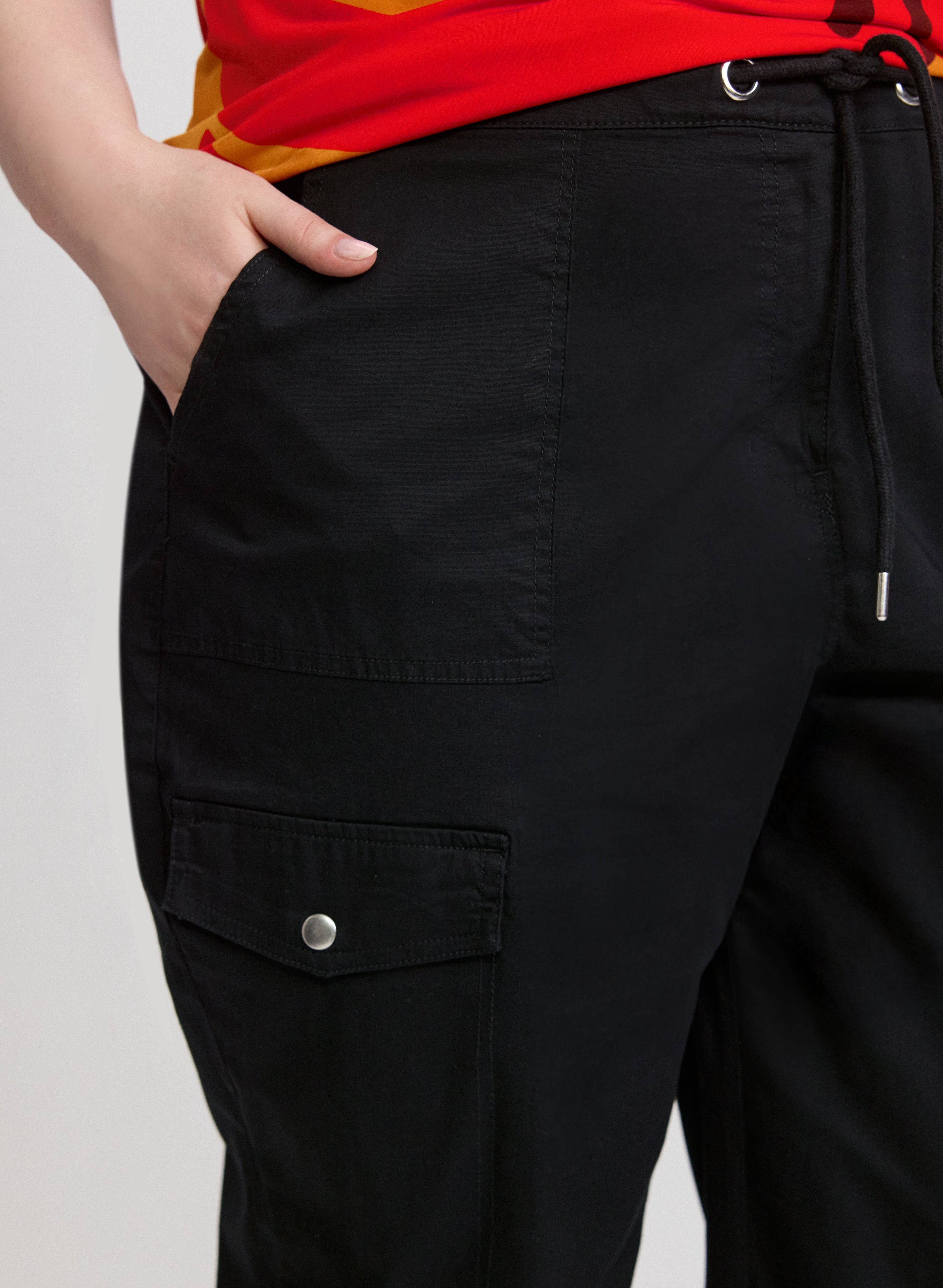 Breathable Cotton Cargo Capris for Women - Comfortable Stretch Pants with Multiple Pockets - Perfect for Hiking, Travel & Outdoor Activities