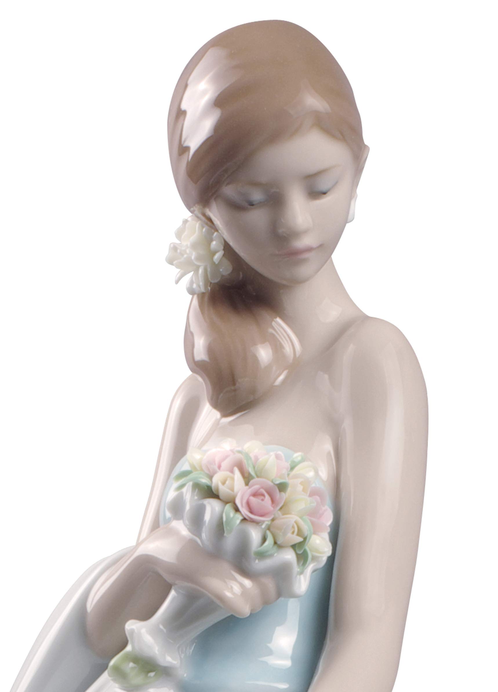 LLADRÓ Her Special Day Bride Figurine - Elegant Porcelain Wedding Bride Statue for Bridal Showers, Wedding Decor & Anniversary Gifts
