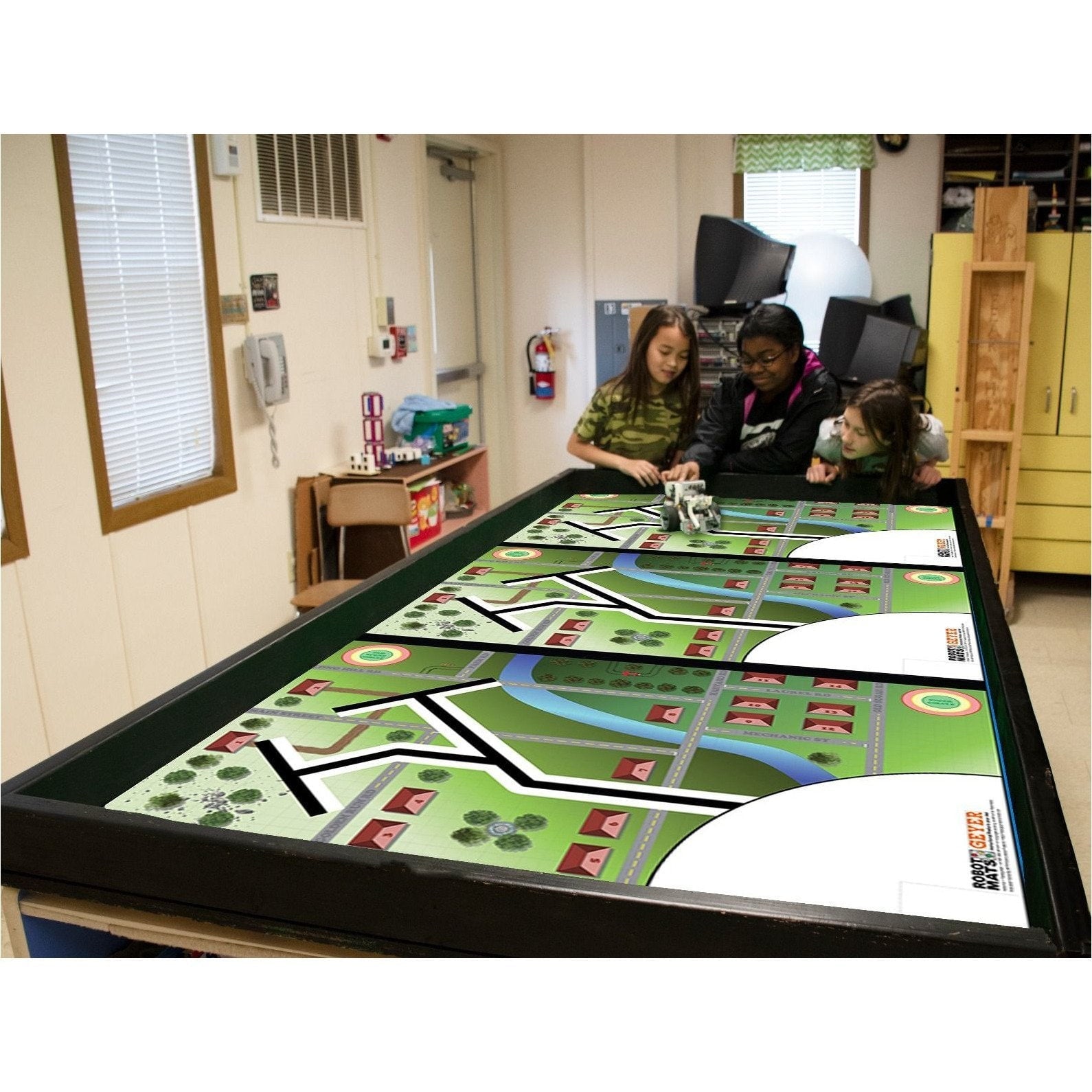 Geyer Suburbia 1 Training Mat - Non-Slip Exercise Mat for Home Gym, Yoga & Fitness - Perfect for Workouts, Stretching & Floor Exercises