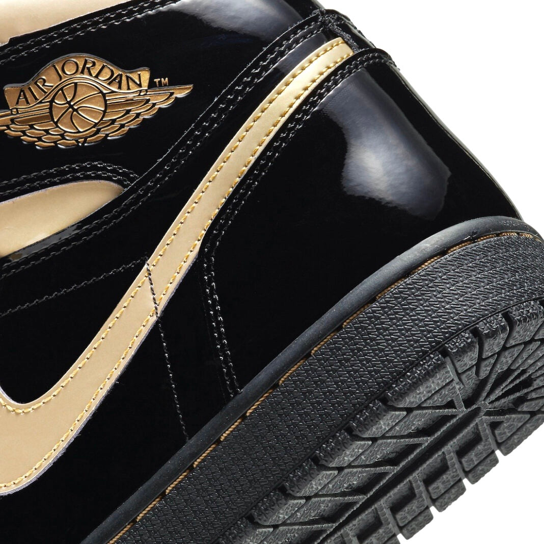 Air Jordan 1 High Retro Black Metallic Gold Sneakers (2020 Release) - Men's Basketball Shoes for Streetwear & Casual Fashion