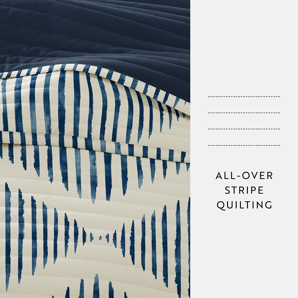 Distressed Diamond Reversible Quilted Coverlet Set - Queen Size Bedding with Matching Shams - Cozy & Stylish for Master Bedroom, Guest Room or Dorm Decor (On Sale)