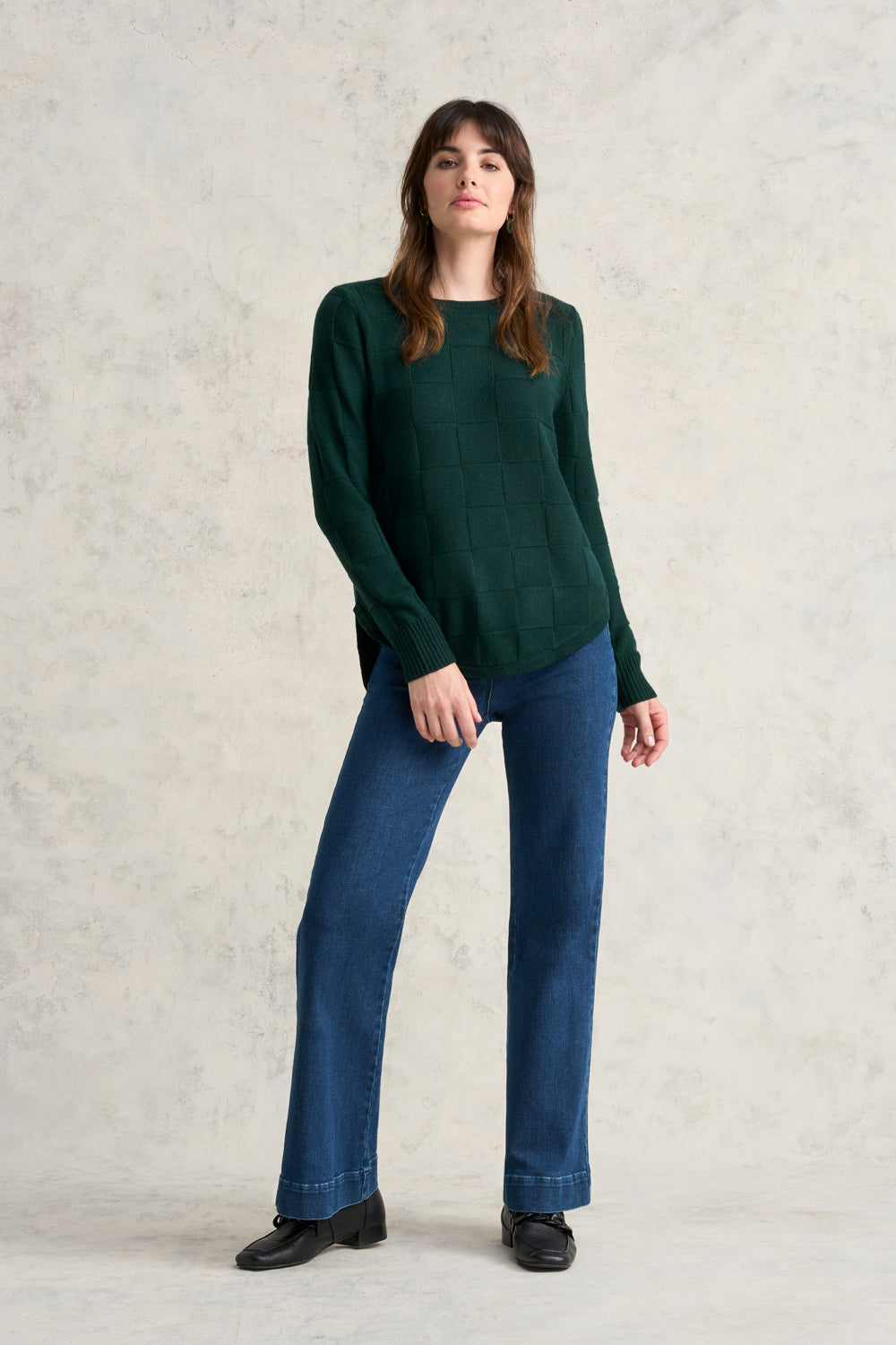 Premium Merino Wool Crew Neck Sweater for Men & Women - Soft, Warm & Breathable - Dark Olive Green - Perfect for Winter, Fall & Outdoor Activities