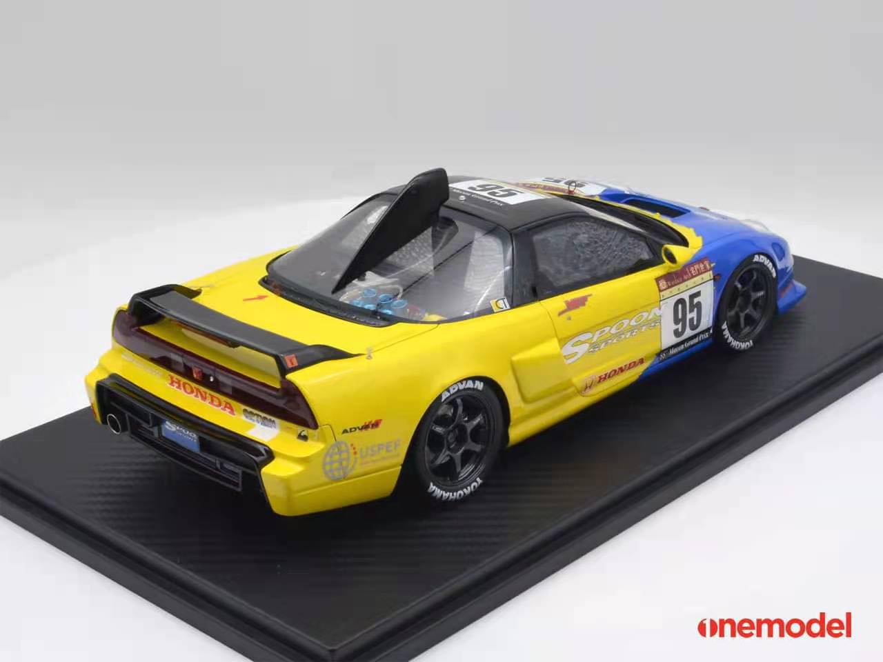 1:18 Scale Honda NSX R GT Spoon Sports Macau GP #95 Diecast Model Car - Perfect for Collectors, Racing Fans & Display Cases