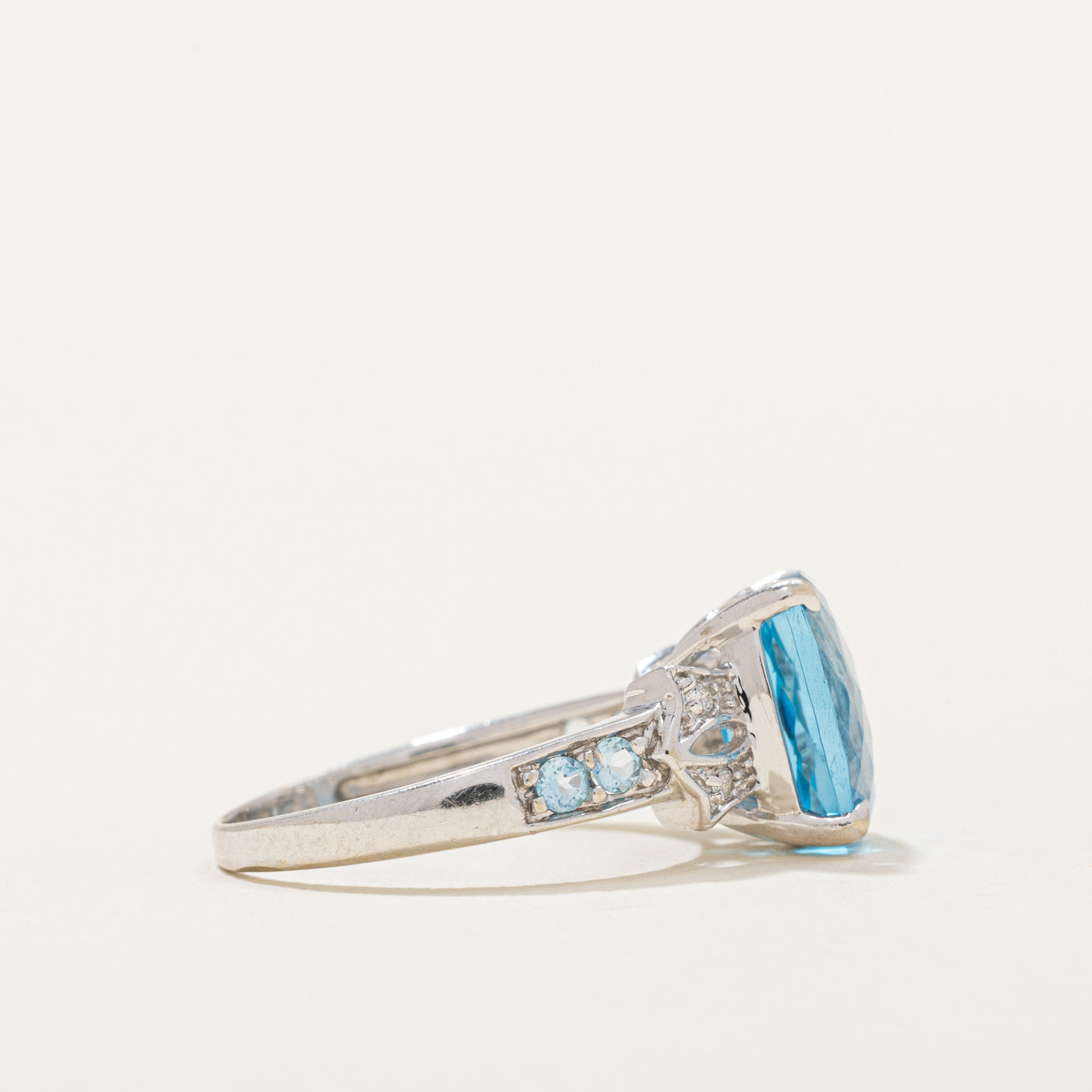 Exquisite 4.20ctw Blue Topaz & 0.04ctw Diamond Ring - Size 6.5 - Elegant Sterling Silver Jewelry for Women - Perfect for Engagement, Anniversary & Special Occasion Gifts