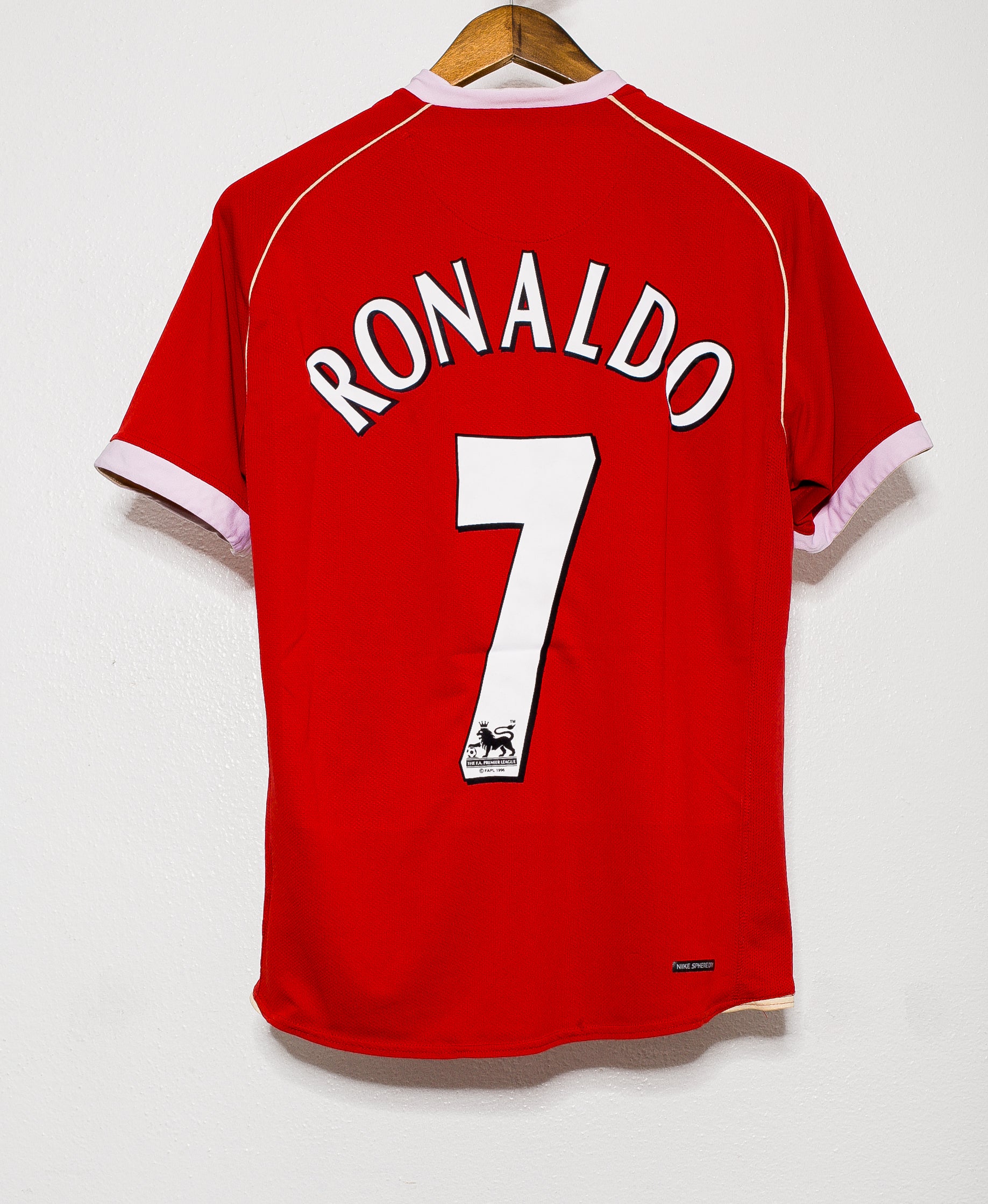 2006 Manchester United Home Jersey #7 Cristiano Ronaldo - Men's Soccer Shirt for Fans & Collectors - Perfect for Matchdays, Gifts & Memorabilia