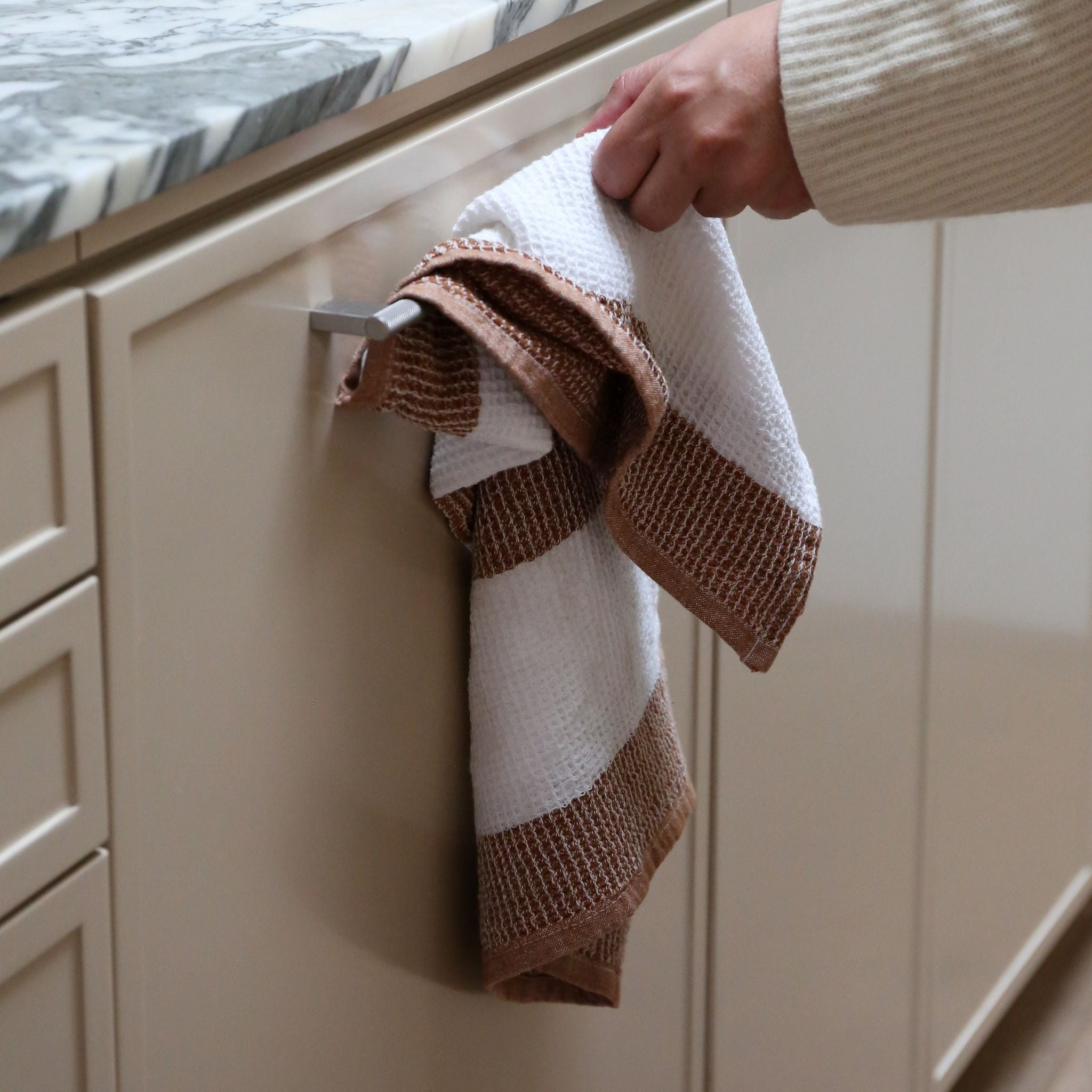 DESIGNSTUFF Waffle Tea Towel Set of 2 - Absorbent & Quick-Drying Kitchen Towels in Cinnamon & White - Perfect for Dish Drying, Hand Wiping & Home Decor