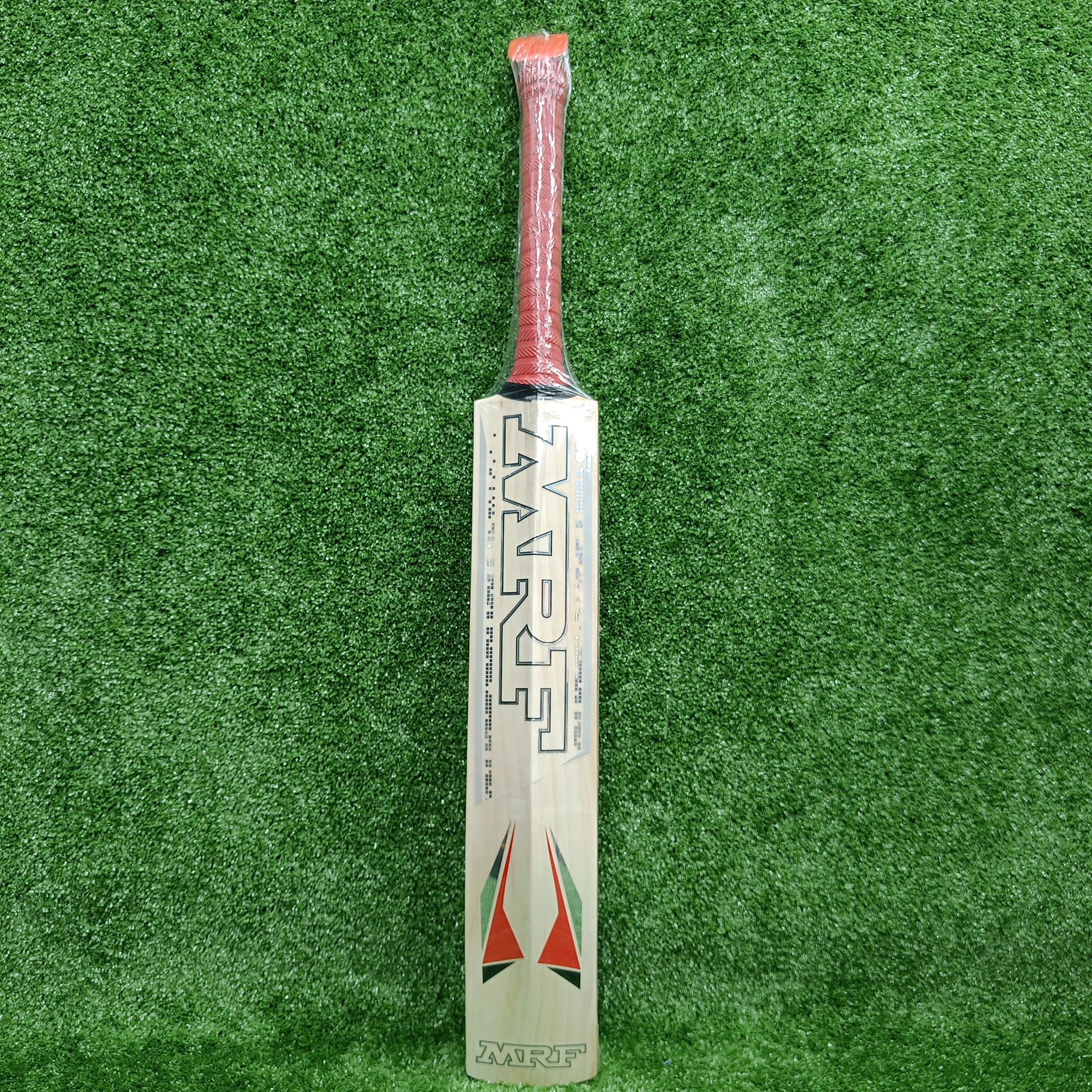 MRF Warrior Hero Cricket Bat - Premium English Willow Cricket Bat for Professional & Amateur Players - Perfect for Matches, Practice & Training Sessions