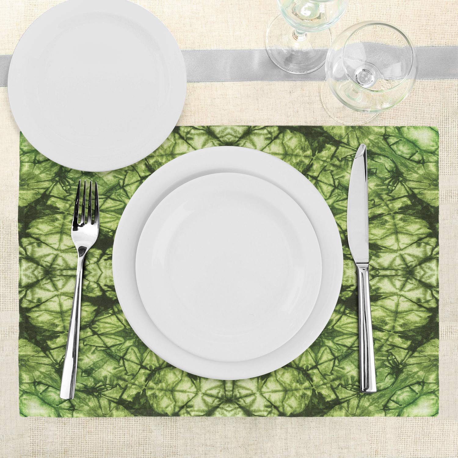 Ambesonne Abstract Place Mats Set of 4 - Modern Surreal Art Design Washable Fabric Placemats for Dining Table, Kitchen Decor in Green | Perfect for Dinner Parties, Holiday Gatherings & Home Styling