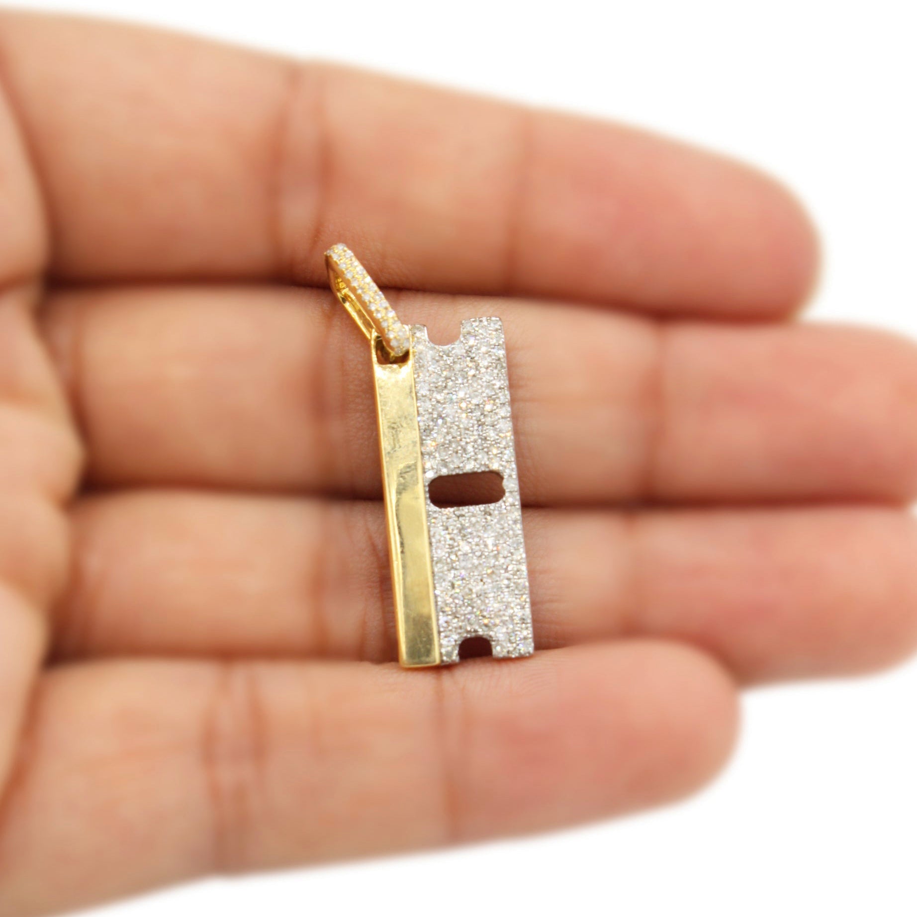 14K Gold Razor Blade Diamond Pendant Necklace for Men - Hip Hop Jewelry Gift for Rappers & Music Lovers - Perfect for Concerts, Parties & Streetwear Fashion