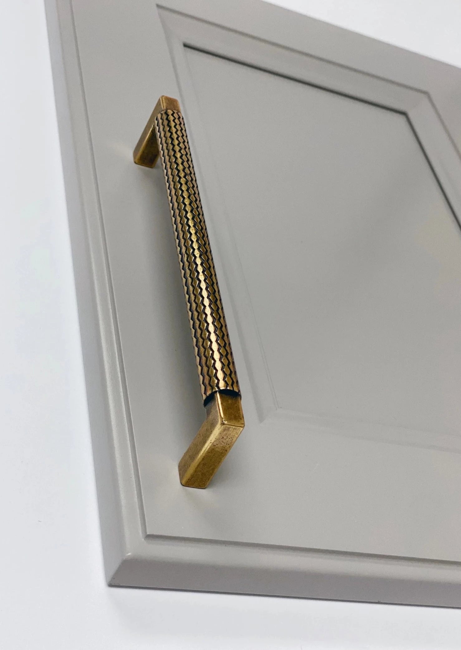 Antique Brass U-Shaped Venice Drawer Pull - Vintage Cabinet Handle for Kitchen, Bathroom & Furniture (Set of 10) - Perfect for Home Renovation & DIY Projects