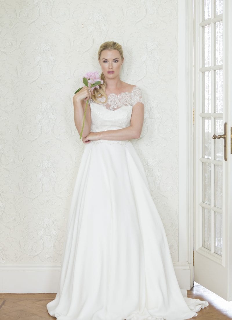 Augusta Jones Bronte Wedding Dress Size 16 - Elegant Plus Size Bridal Gown for Beach, Church & Formal Weddings