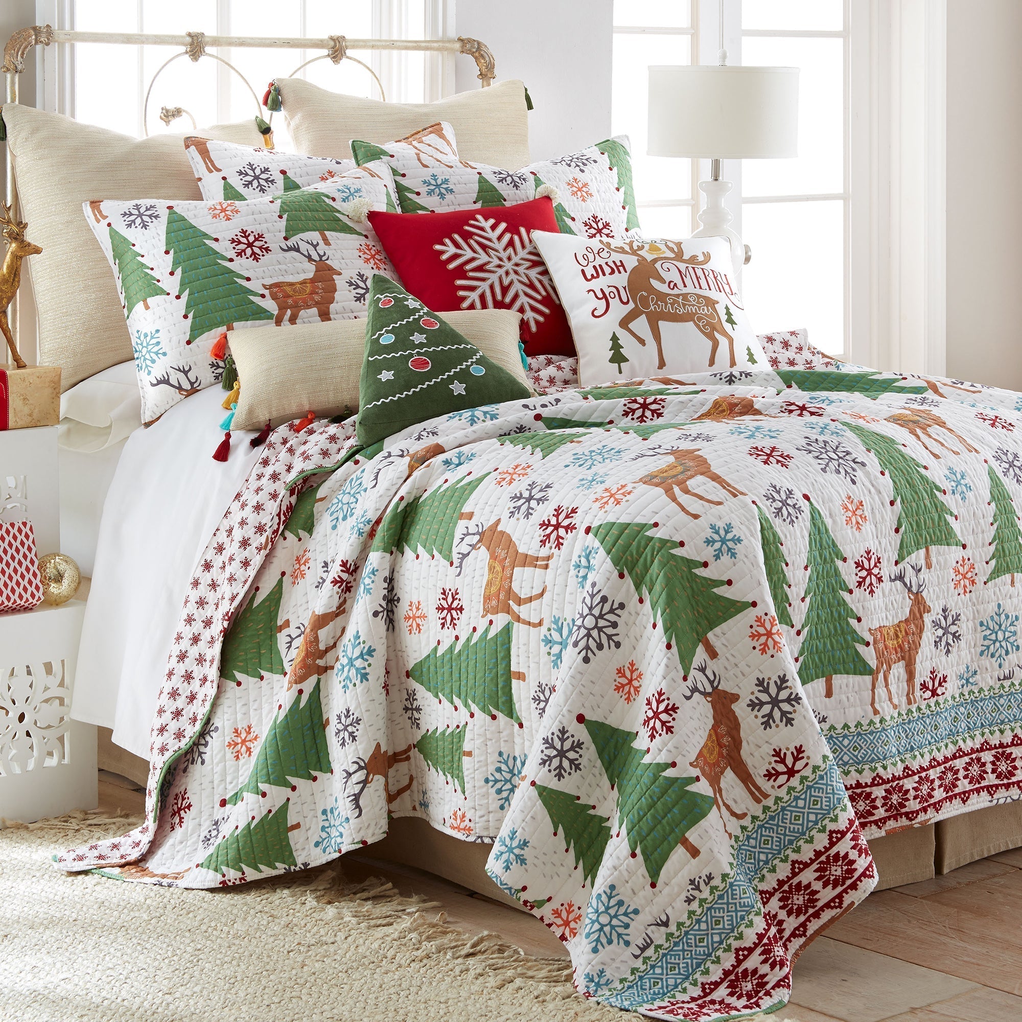 Soft & Shiny Tinsel Quilt Set - Queen Size Bedding with Glitter Threads - Cozy Winter Comforter for Holiday Decor & Guest Room Luxury
