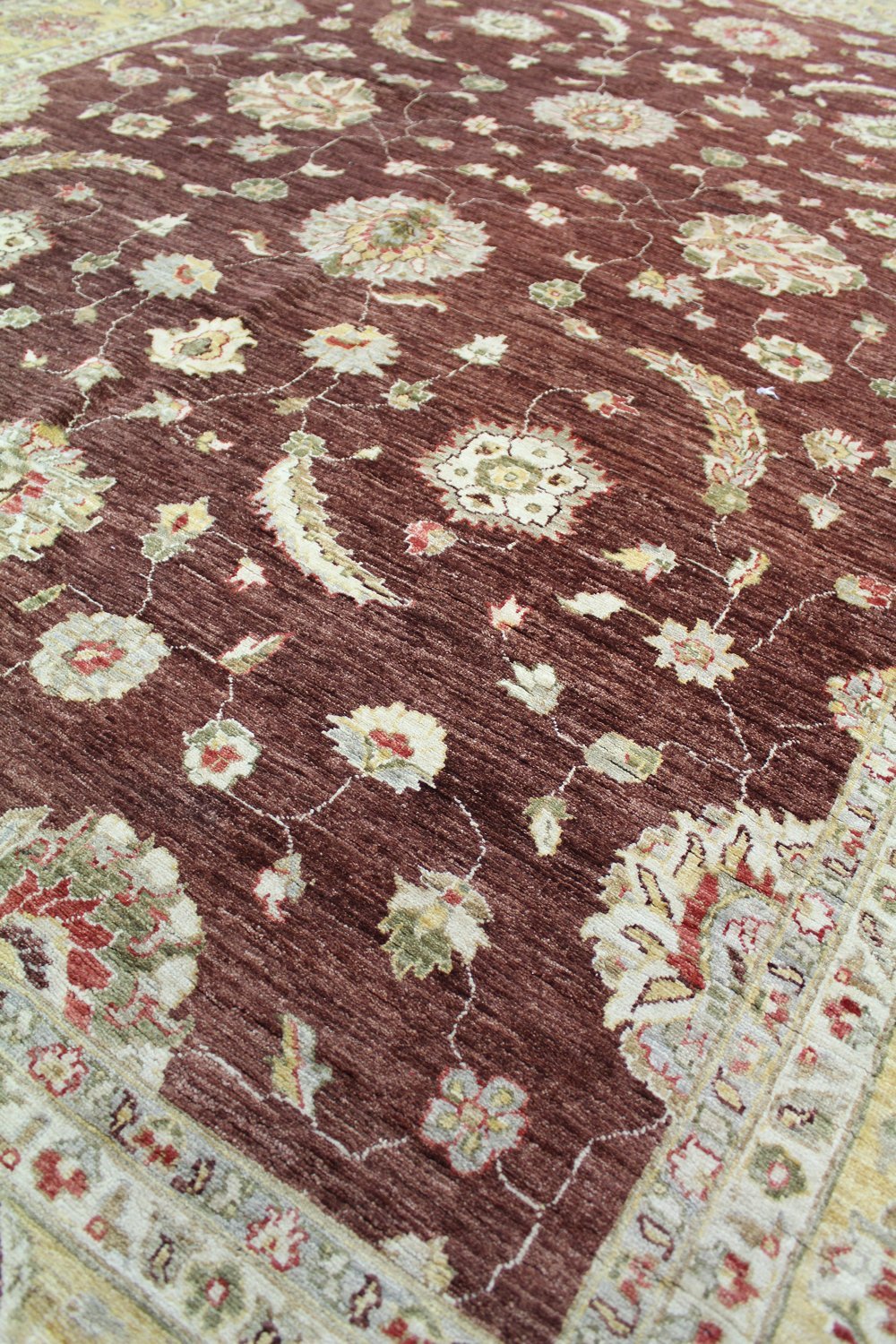 Handwoven Traditional Agra Rug 64600 - Perfect for Living Room, Bedroom & Home Decor