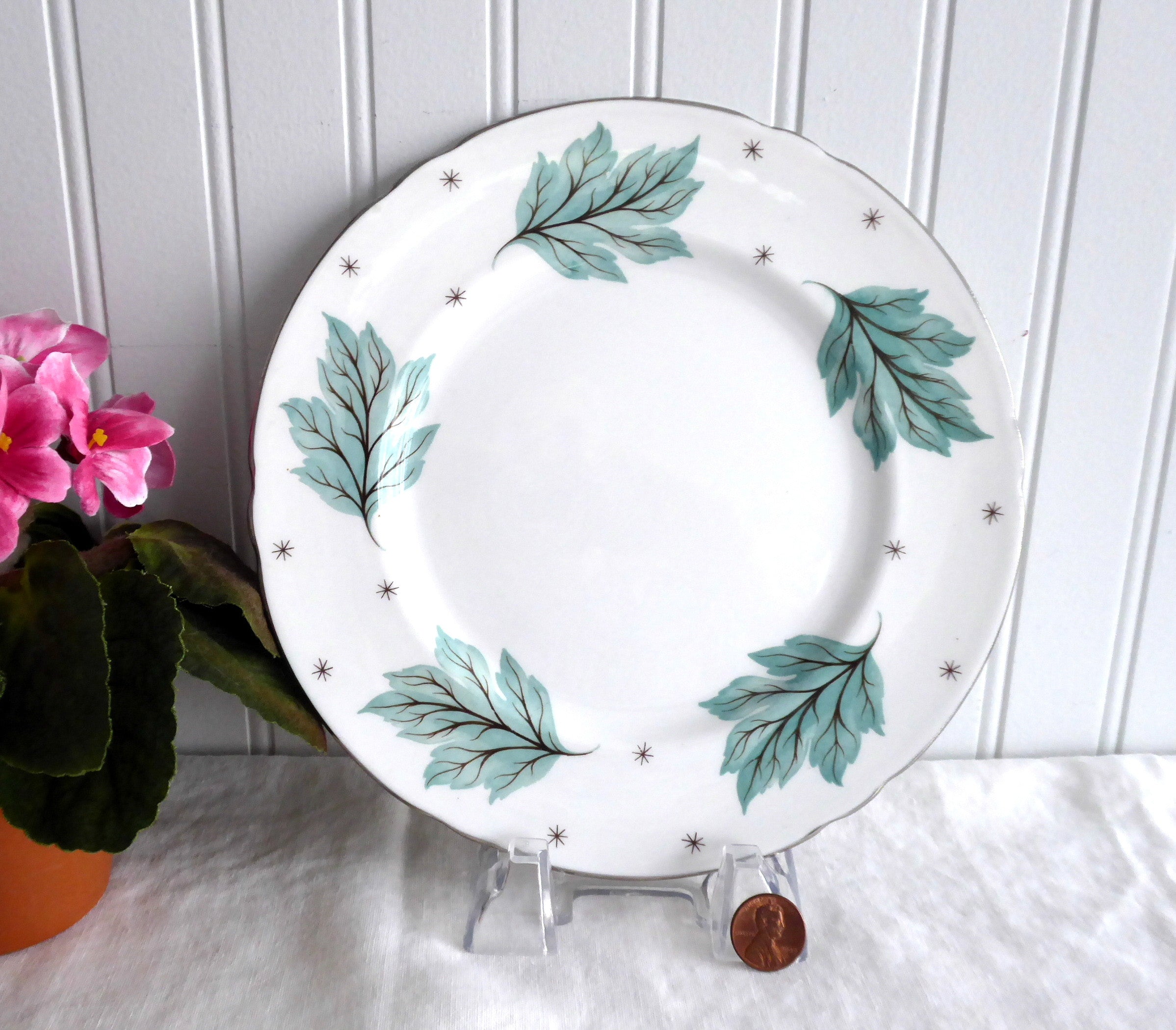 Vintage Shelley Luncheon Plate - 8 Inch Drifting Leaves Design, Gainsborough Shape, 1950s Aqua Green - Perfect for Tea Parties, Vintage Tableware Collections & Home Decor