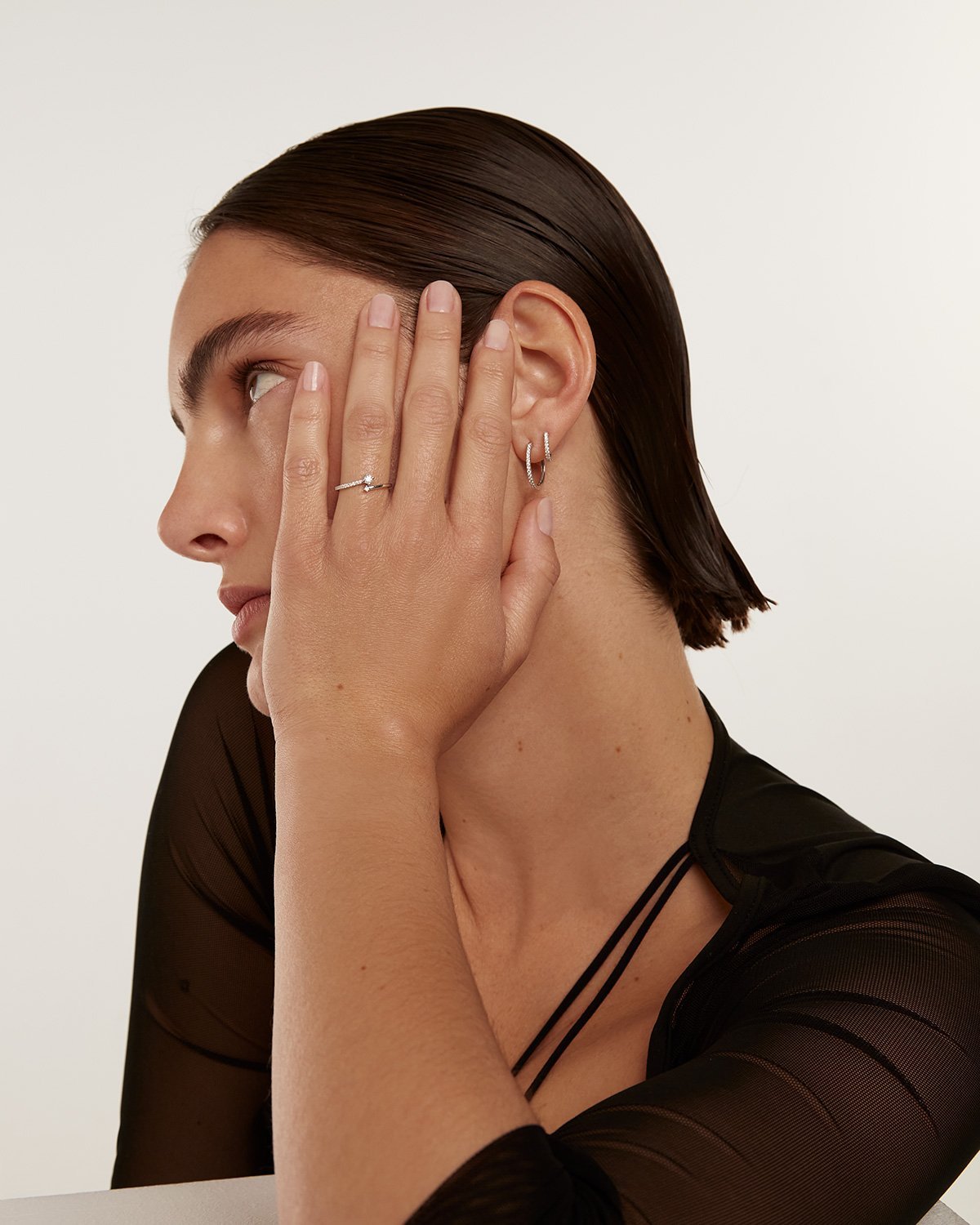 GRID Diamonds & White Gold Swing Ring 2 - Elegant Stackable Jewelry for Women, Perfect for Weddings, Anniversaries & Everyday Wear