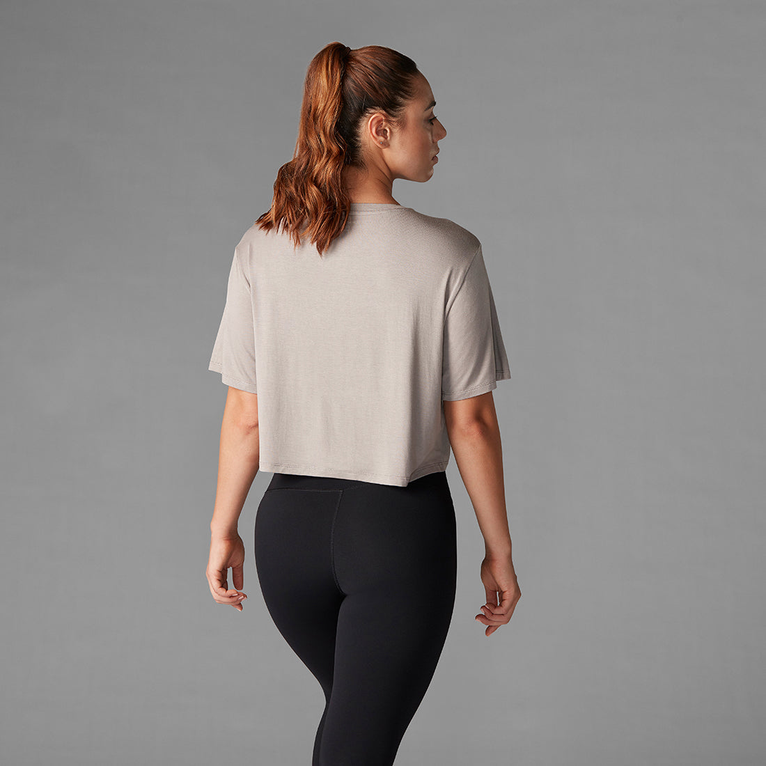 Tavi Noir Women's Short Sleeve Crop Top - Trendy Casual Summer T-Shirt for Streetwear, Outfits & Fashion | Perfect for Parties, Dates & Everyday Wear