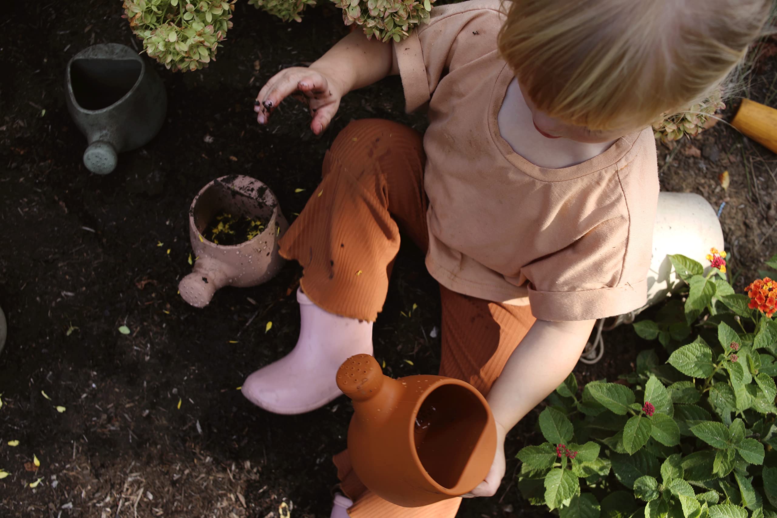 Marlowe & Co Silicone Gardening Set - Kids Garden Tools & Beach Toys for Outdoor Play (Terracotta) | Perfect for Backyard Gardening, Sandbox Fun & Toddler Outdoor Activities