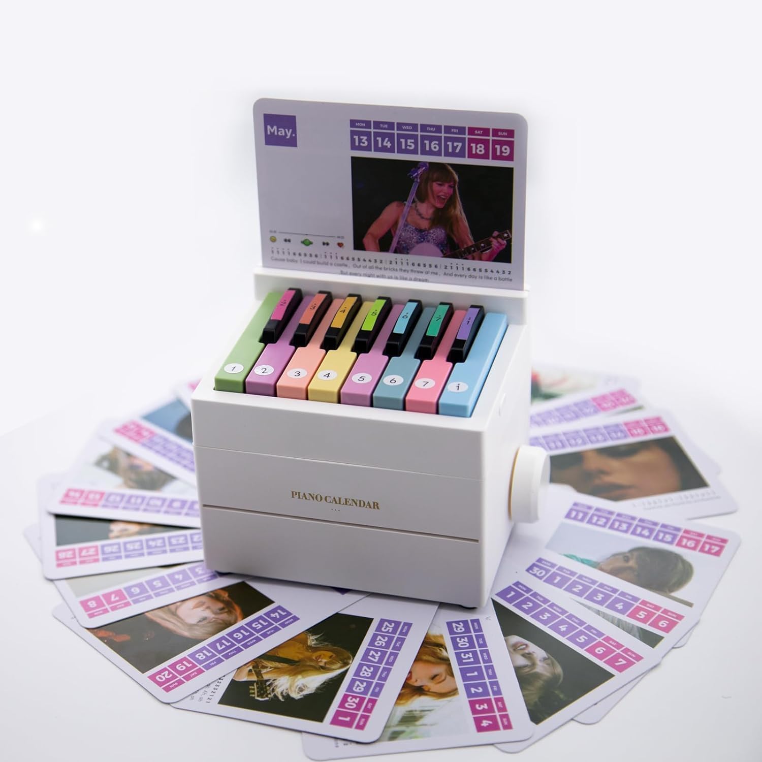 2025 Playable Piano Desk Calendar - White Mini Piano with 52 Music Scores on 27 Cards | Unique Musical Gift for Family, Friends & Music Lovers | Perfect for Office, Home Decor & Piano Enthusiasts