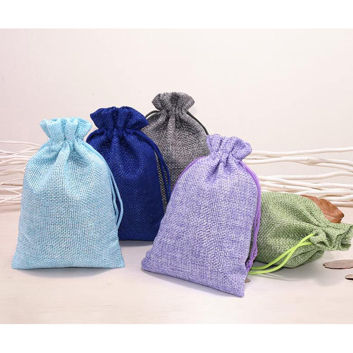 50Pcs Green Burlap Gift Bags with Drawstring - Wedding Favors & Jewelry Pouches for Parties