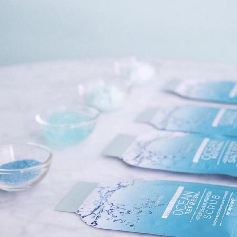 Voesh Pedi in a Box Ocean Refresh Exfoliating Foot Peel Mask - Spa Quality At-Home Pedicure Treatment for Soft Smooth Feet | Perfect for Self-Care, Travel & Gift Giving