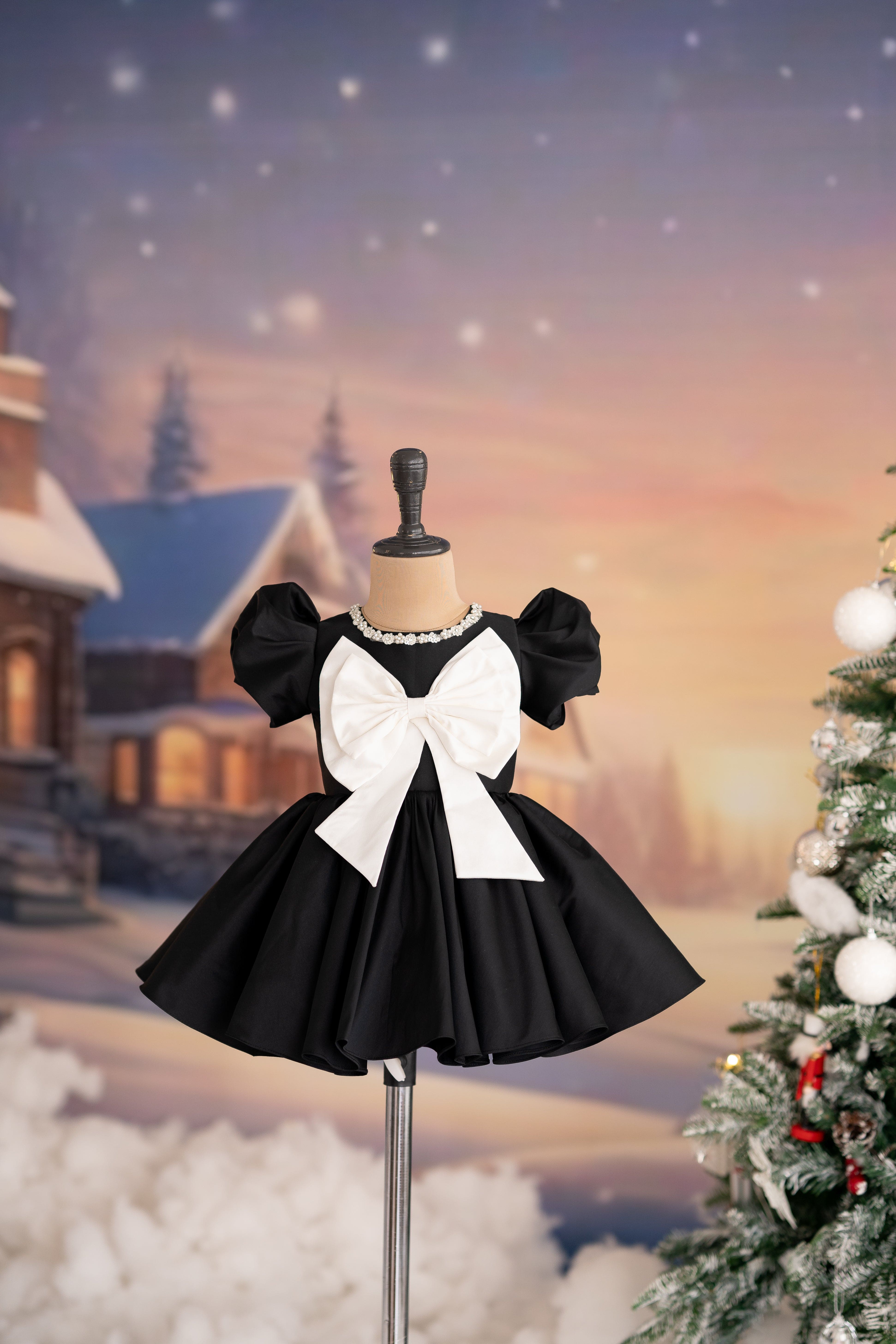 Elegant Black Taffeta Dress with Bow Applique - Perfect for Weddings, Parties & Special Occasions | Pre-Order Now