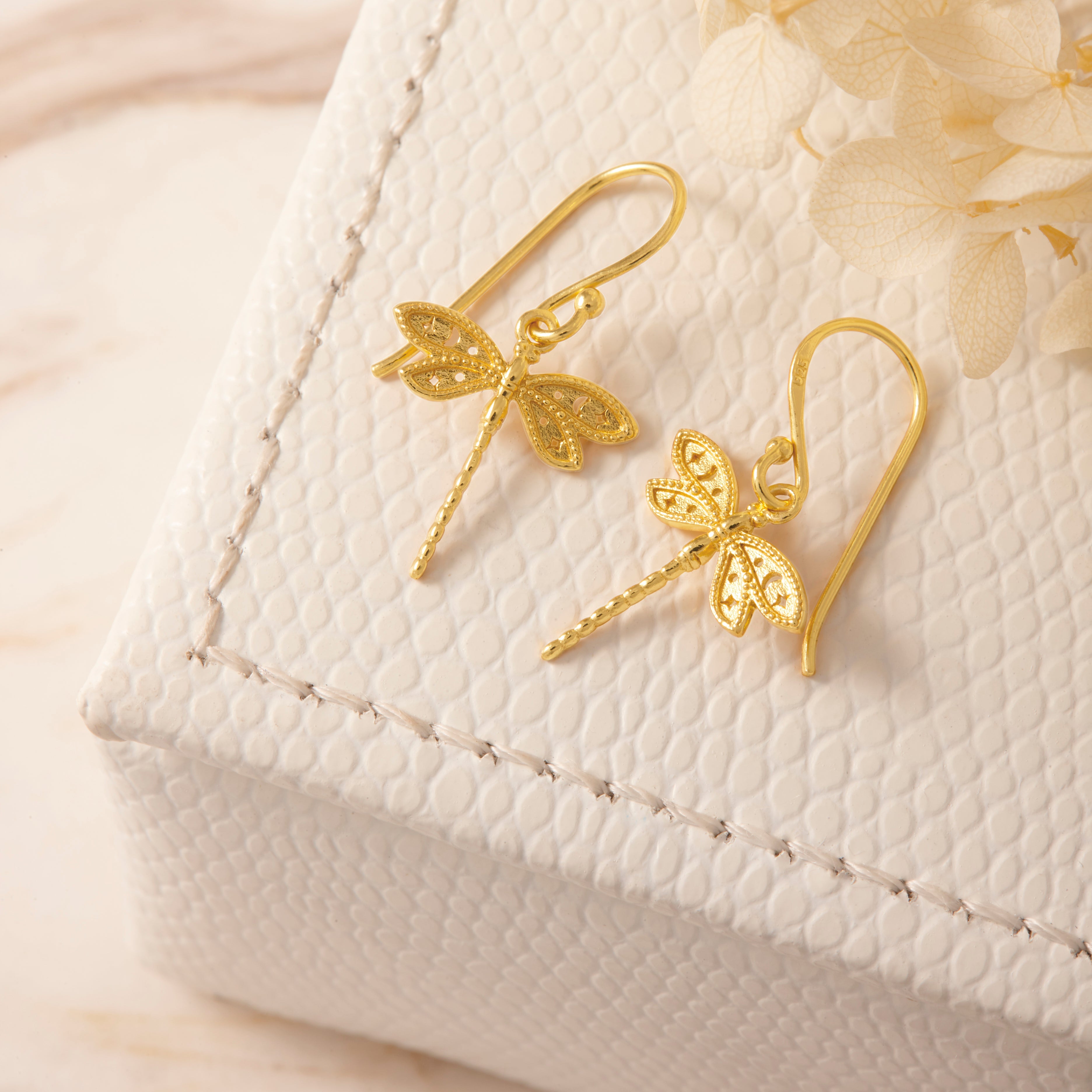 Exquisite Wild Dragonfly Gold Earrings for Women - Elegant Jewelry Gift for Her - Perfect for Parties, Weddings & Everyday Wear