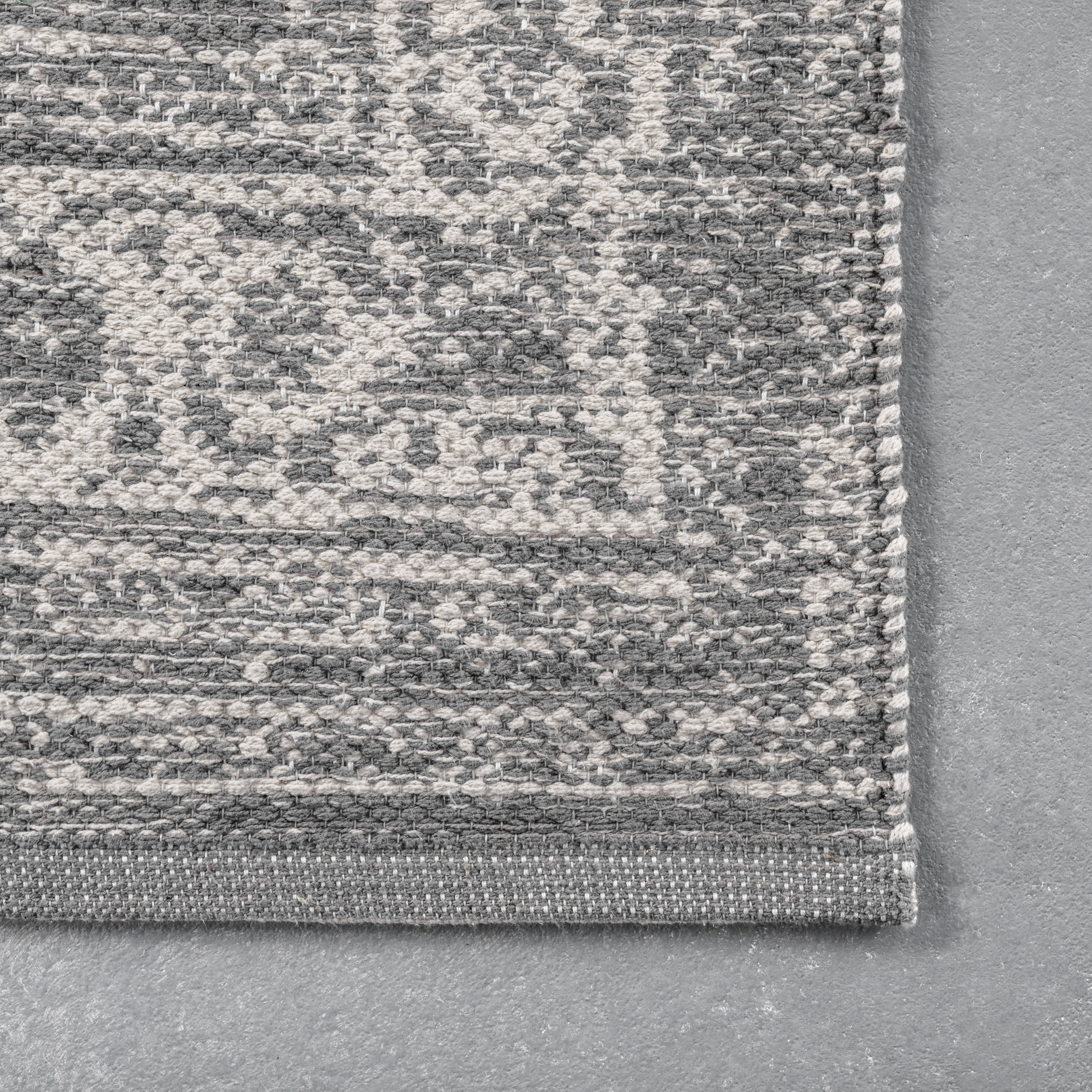 Fatima Traditional Medallion Area Rug - Soft Grey Moroccan Style Carpet for Living Room, Bedroom & Home Decor