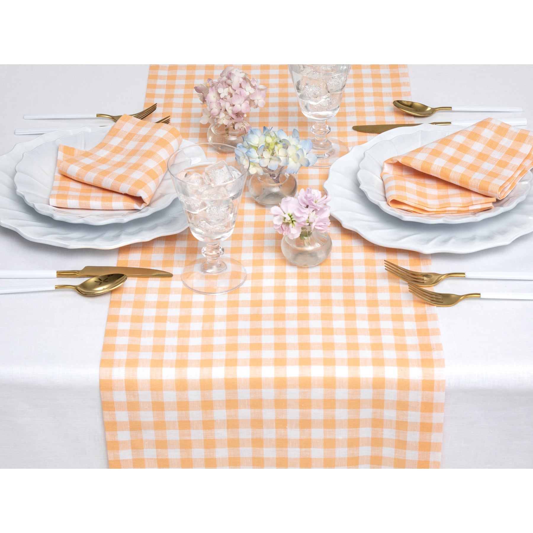 Stylish Gingham Table Runner for Dining & Kitchen Decor - Perfect for Parties, Weddings & Home Styling