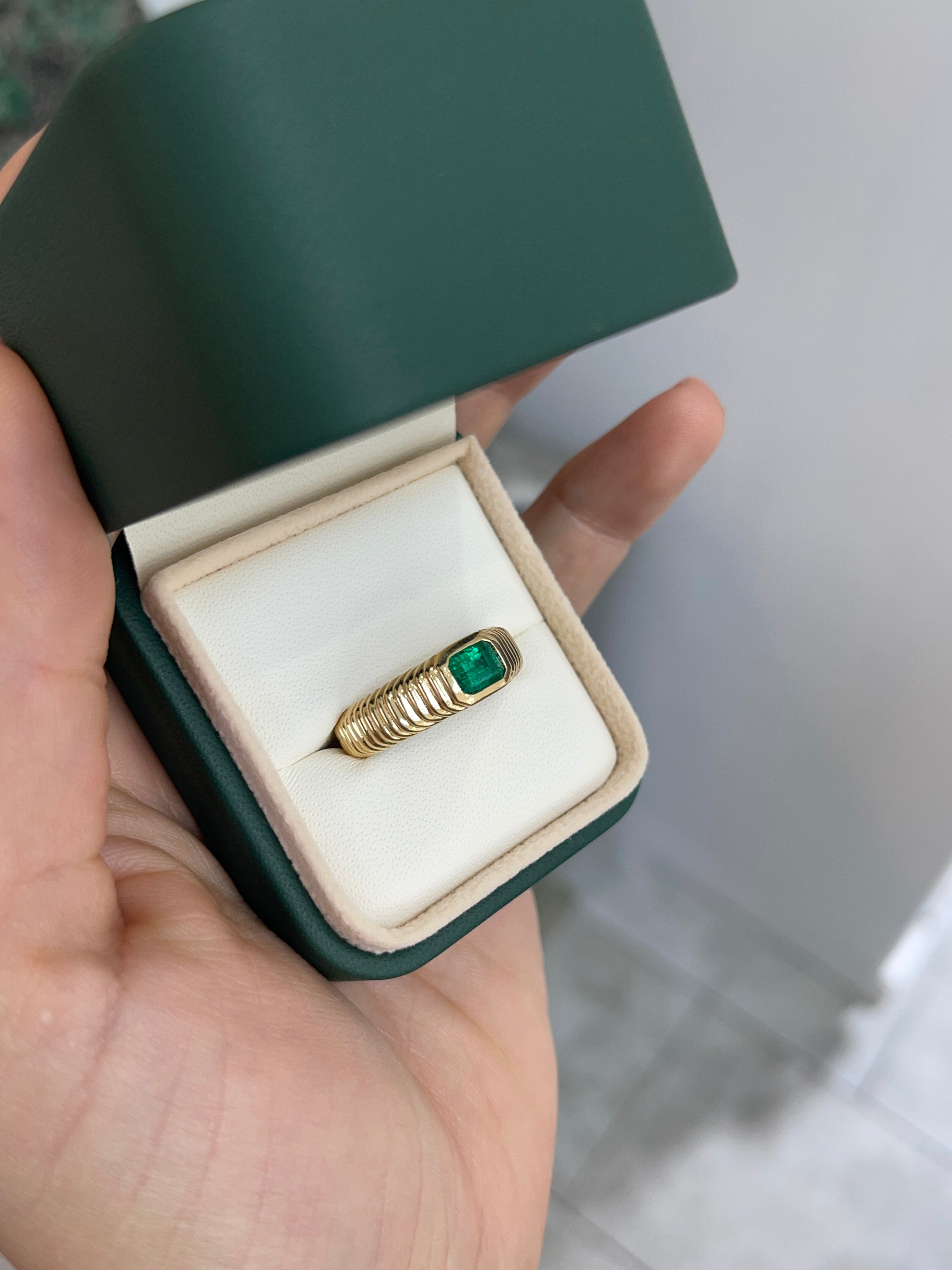 18K Yellow Gold Colombian Emerald Men's Ring - 0.81 Carat Ribbed Bezel, Size 9 | Luxury Wedding Band, Anniversary Gift for Him, Formal Jewelry for Special Occasions
