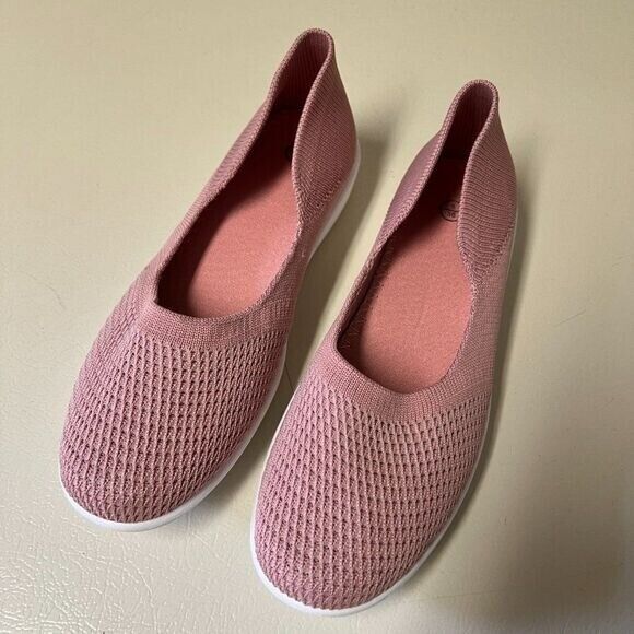 Comfortable Women's Slip-On Shoes Size 5 - Lightweight & Breathable Casual Loafers for Walking, Travel, and Everyday Wear