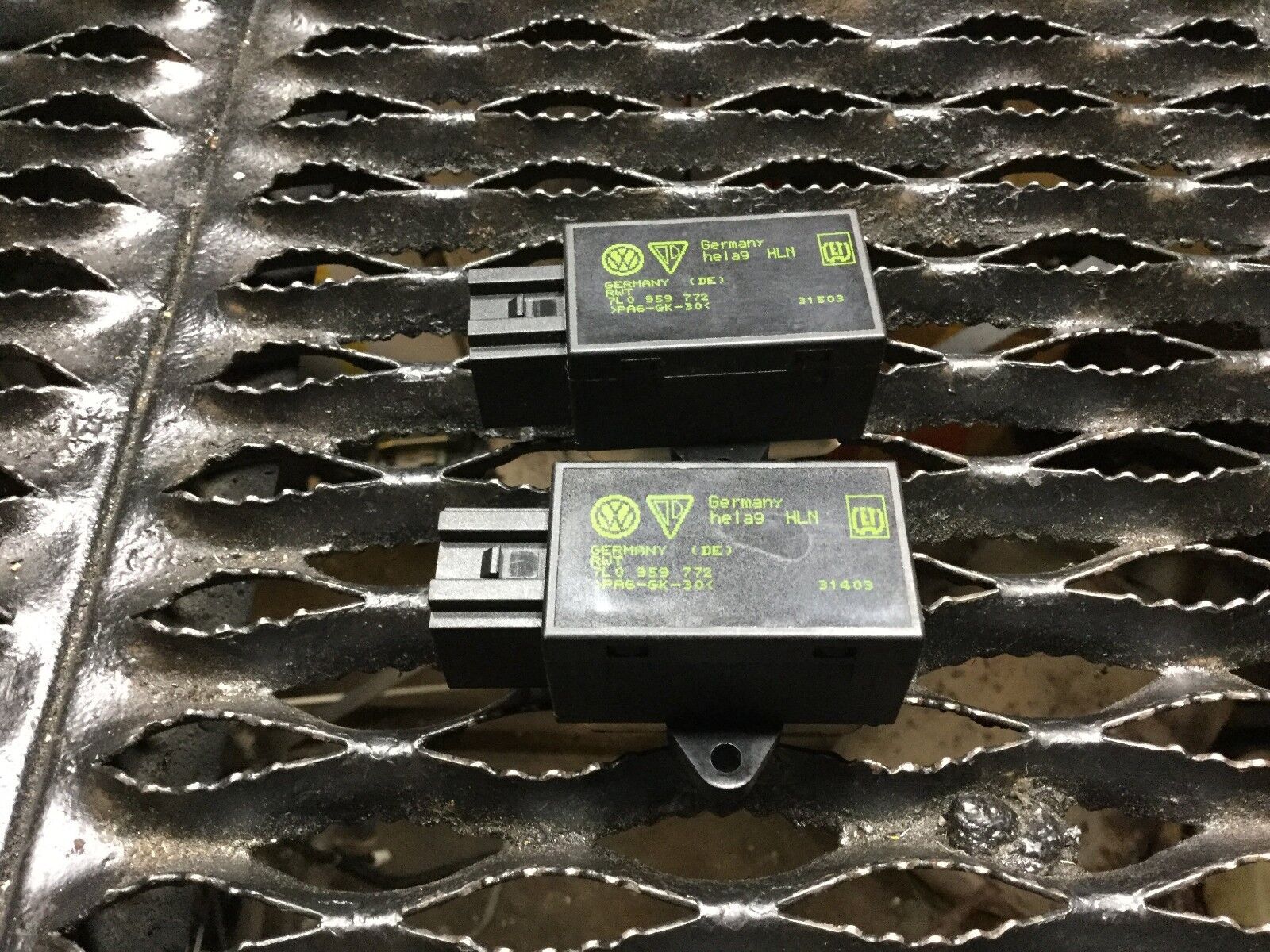 04 05 06 Porsche Cayenne Heated Seat Control Module Unit Pair OEM - Premium Heated Seat Switch for Winter Comfort & Luxury Driving Experience
