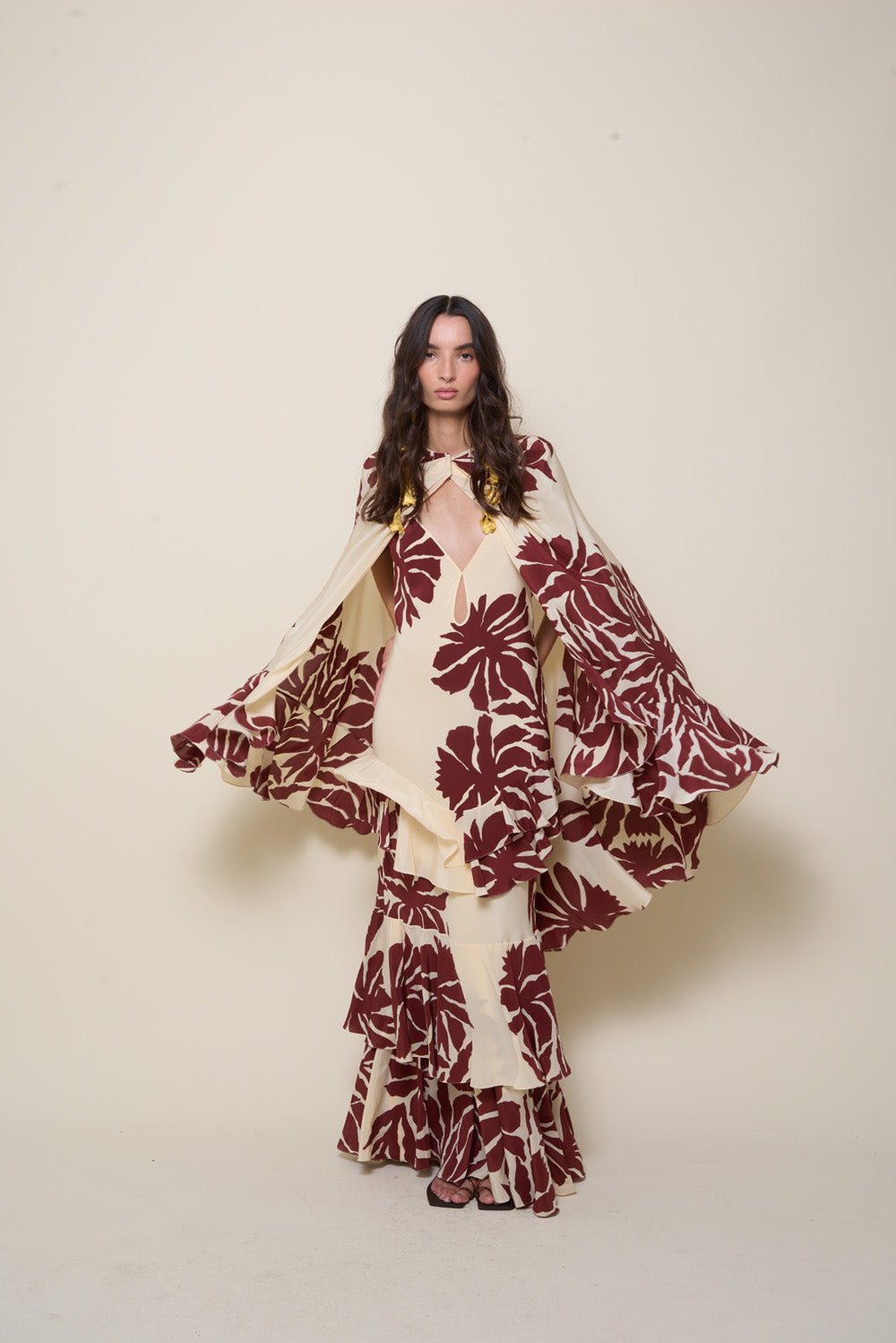 Aromatic Garden Cape - Lightweight & Waterproof Outdoor Shawl for Women - Perfect for Camping, Hiking & Beach Cover-Up
