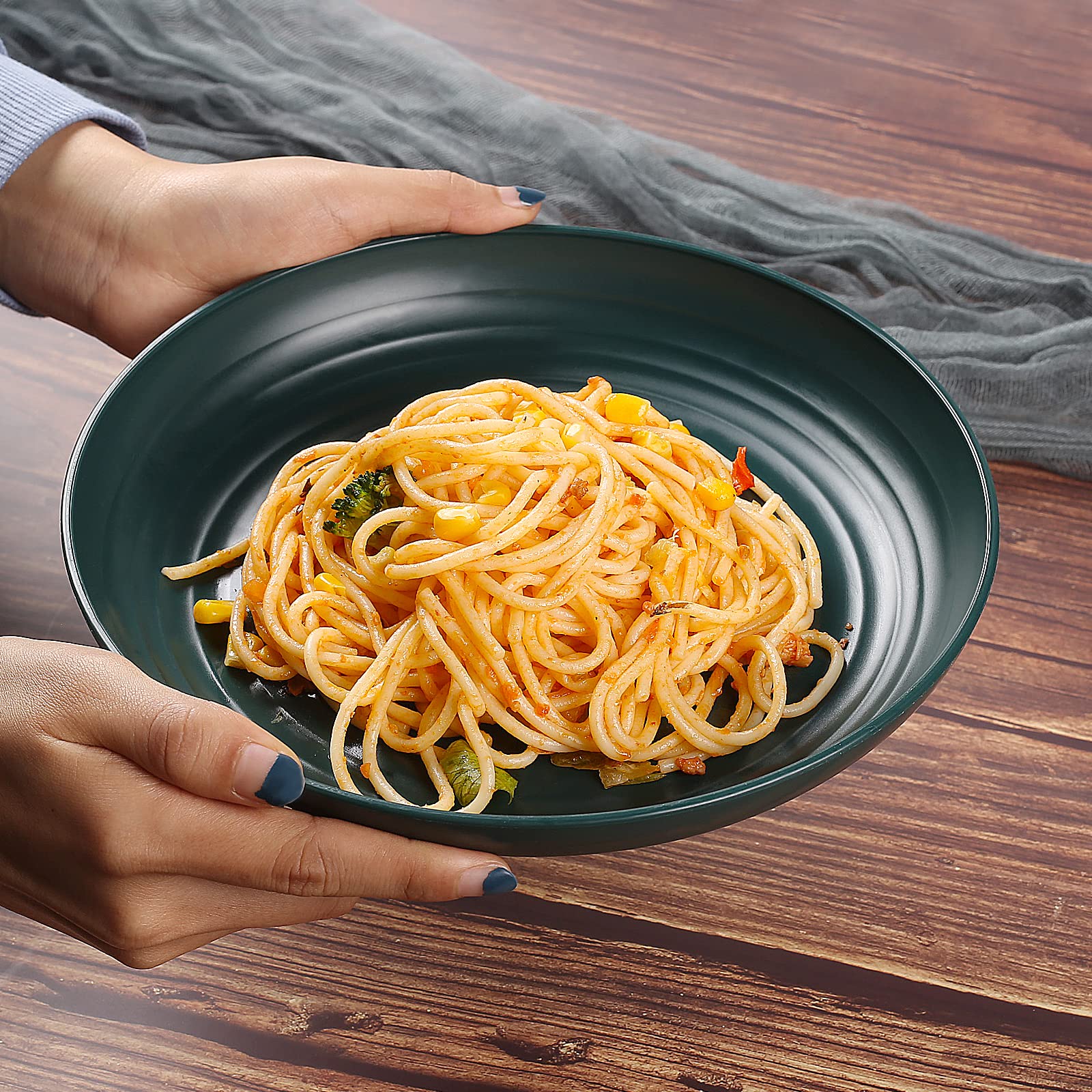 Shopwithgreen Lightweight Plastic Plates - 4 Pack 10 Inch Unbreakable Dinner Plates, Dishwasher & Microwave Safe, BPA Free, for Kids, Children, Toddlers & Adults | Perfect for Family Meals, Picnics, Parties, and Outdoor Dining
