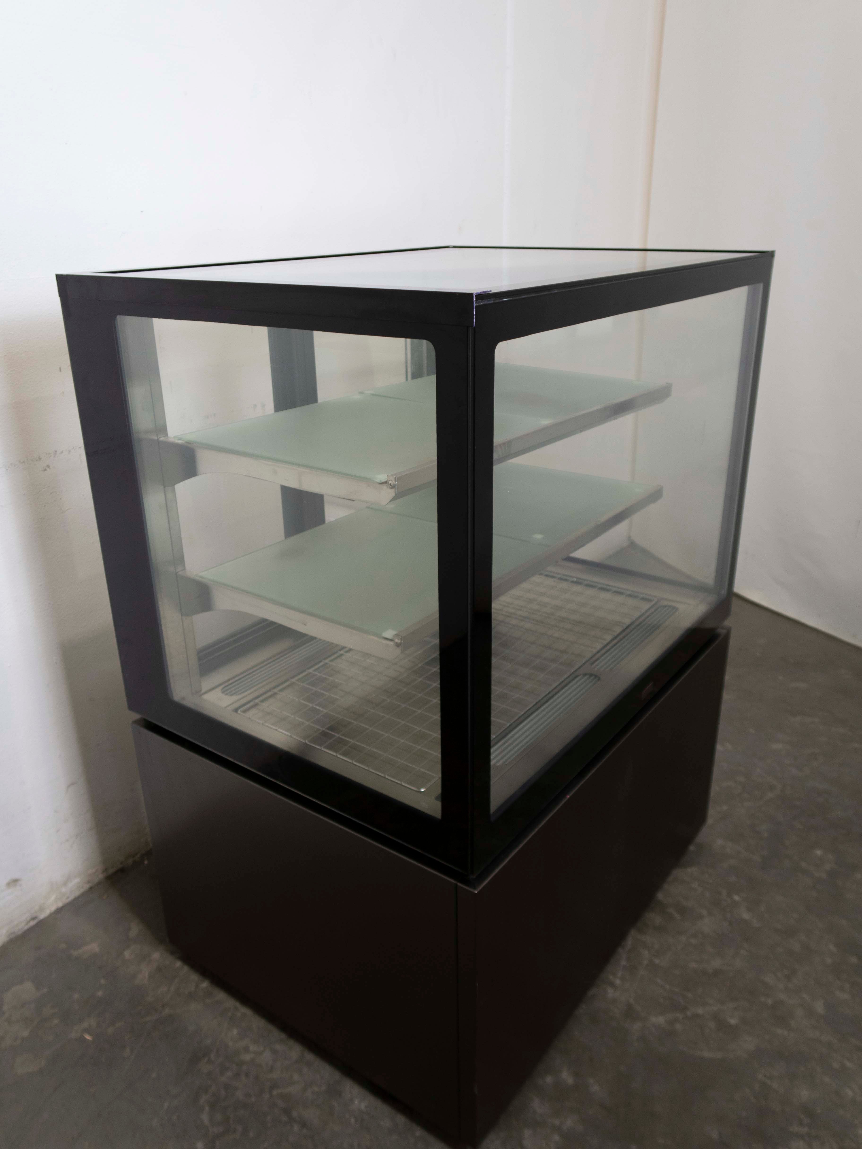 Anvil NDSV3720 Professional Cake Display Stand - Perfect for Bakeries, Weddings & Dessert Showcases | Model 756914