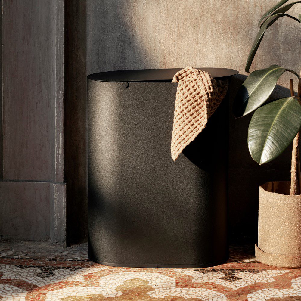 FERM LIVING Enkel Bin - Stylish Black Waste Bin for Home, Office & Bathroom | Modern Trash Can with Lid for Kitchen, Bedroom & Living Room Organization